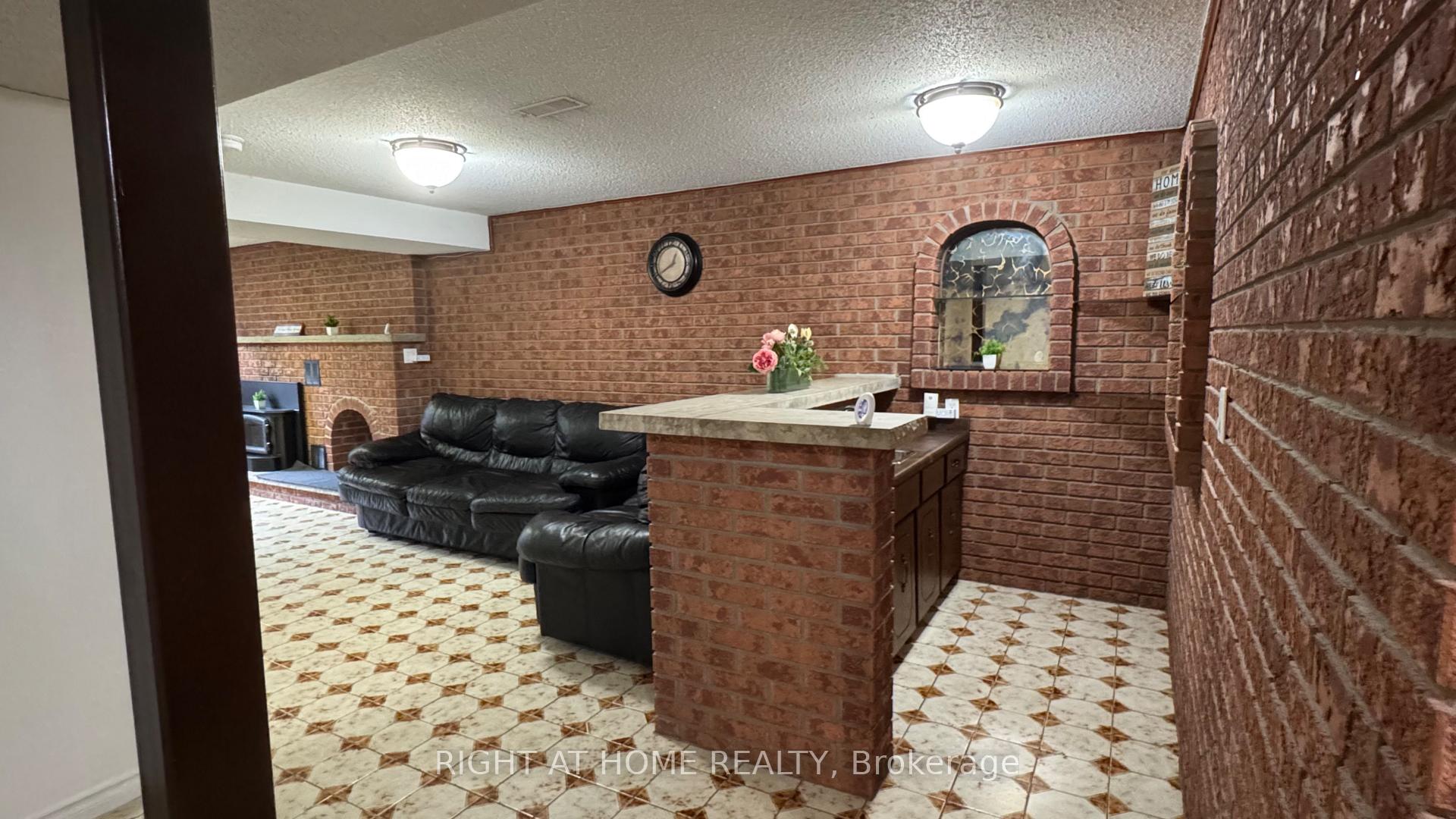 Photo 7 of Unit Lower Level, 31 Whitburn Crescent, North York, Downsview-Roding-CFB — HOMEH