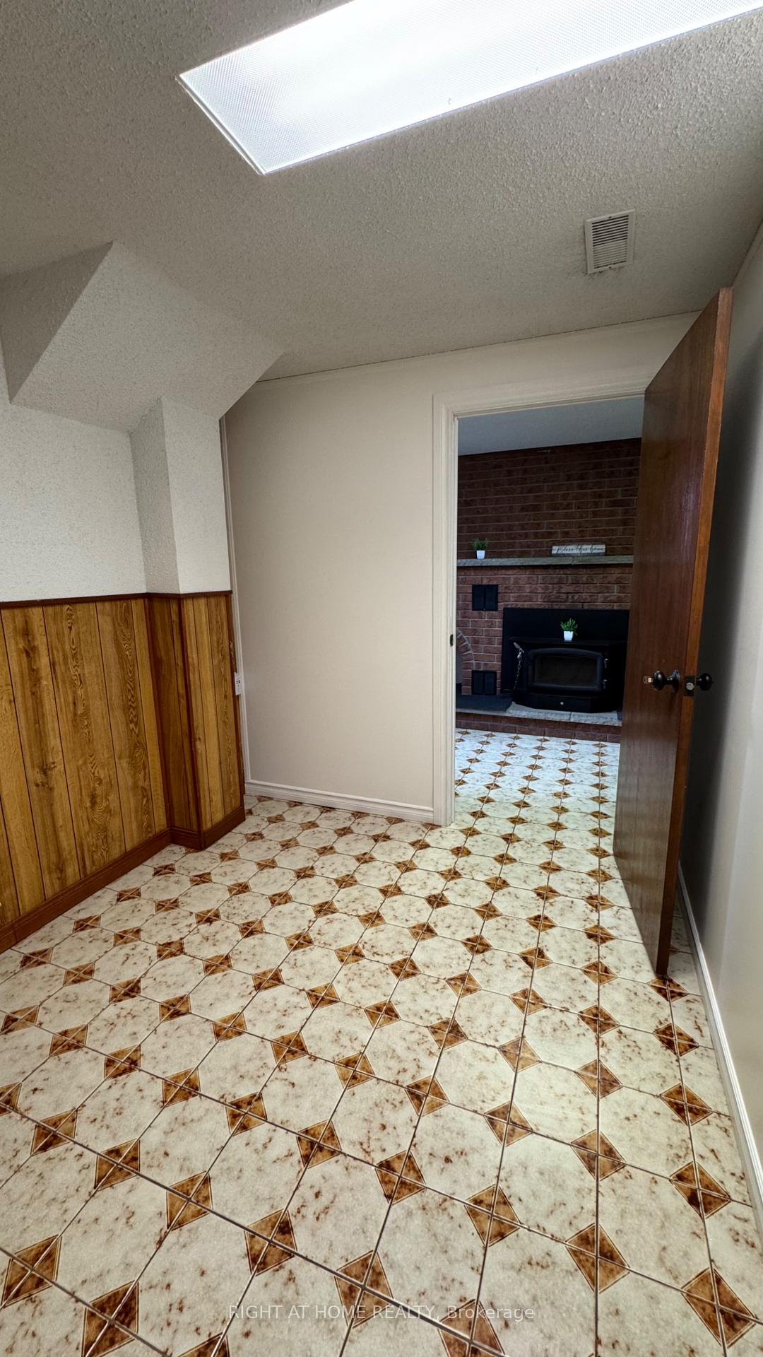 Photo 22 of Unit Lower Level, 31 Whitburn Crescent, North York, Downsview-Roding-CFB — HOMEH