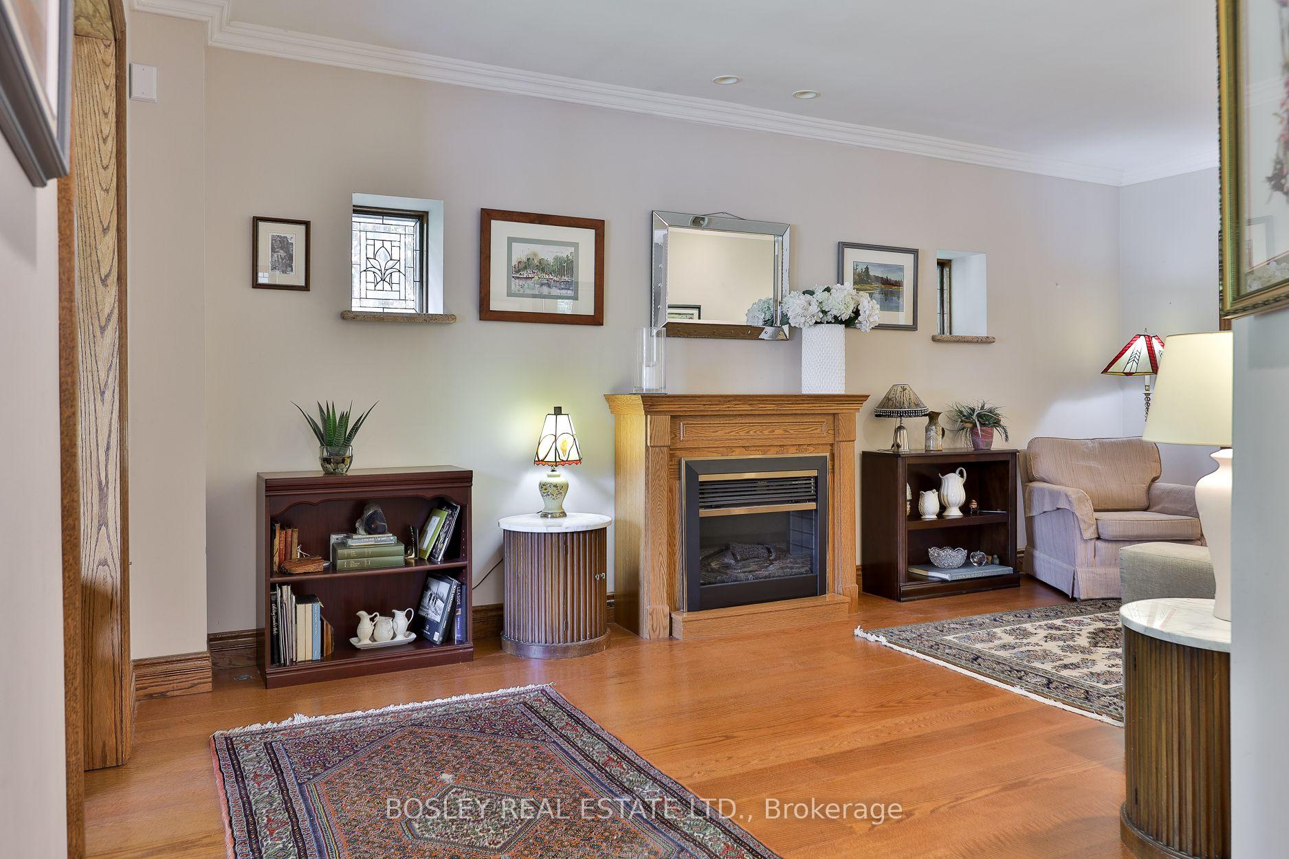 Photo 4 of 9 Cameron Crescent, Toronto, Leaside — HOMEH