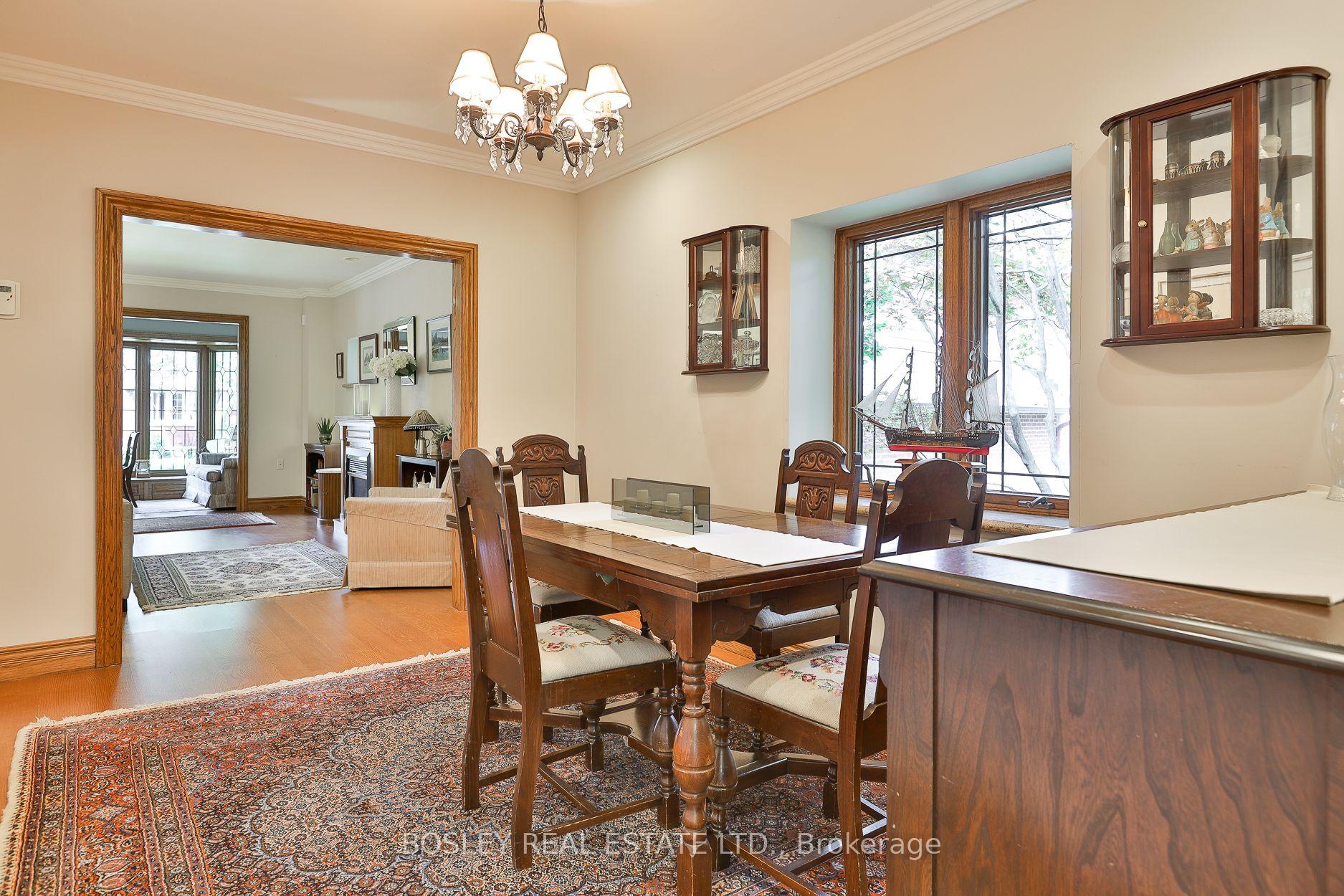 Photo 11 of 9 Cameron Crescent, Toronto, Leaside — HOMEH