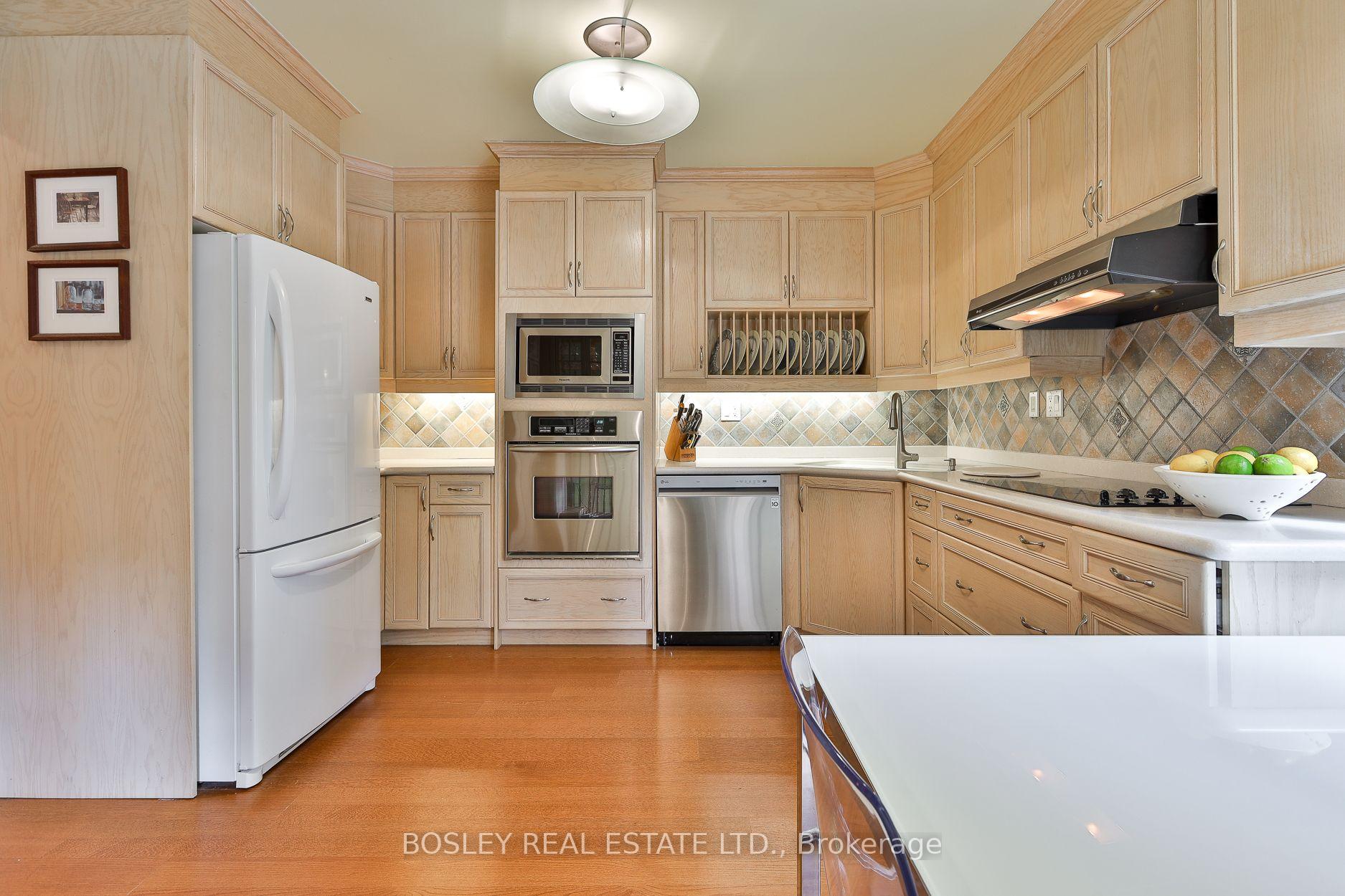 Photo 15 of 9 Cameron Crescent, Toronto, Leaside — HOMEH