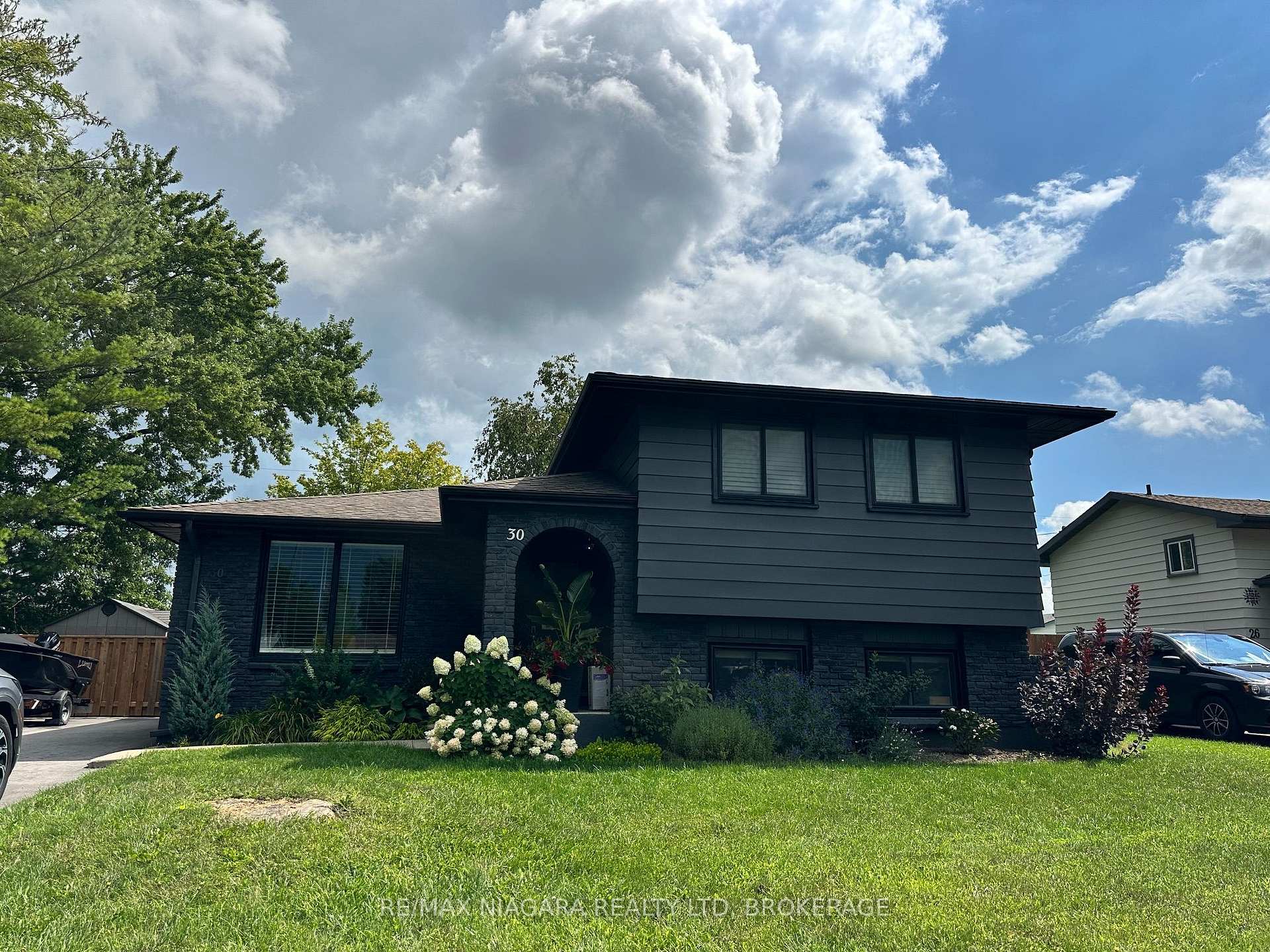 Photo 2 of Unit LOWER, 30 Colonial Street, Welland, N. Welland — HOMEH