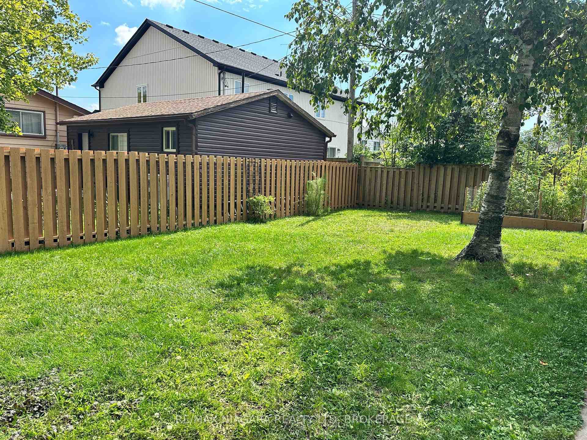 Photo 14 of Unit LOWER, 30 Colonial Street, Welland, N. Welland — HOMEH
