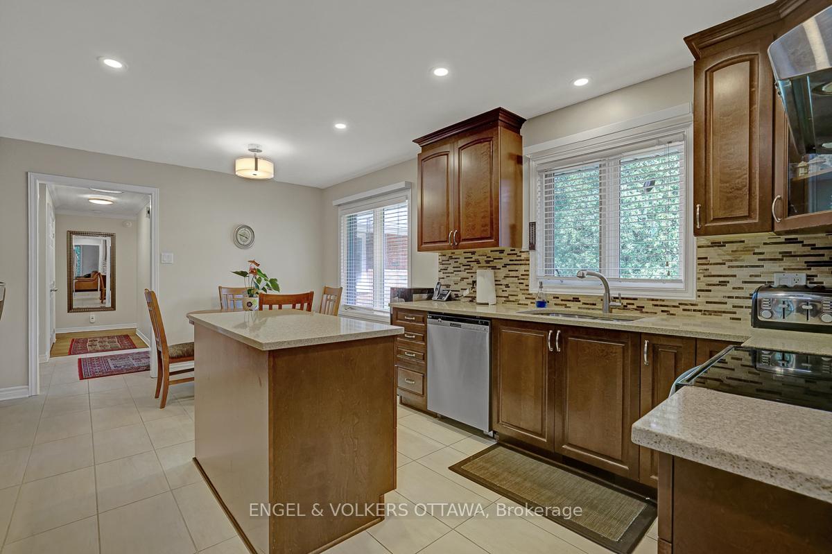 Photo 4 of 132 Grey Stone Drive, Ottawa, Huntley Ward (South West) — HOMEH
