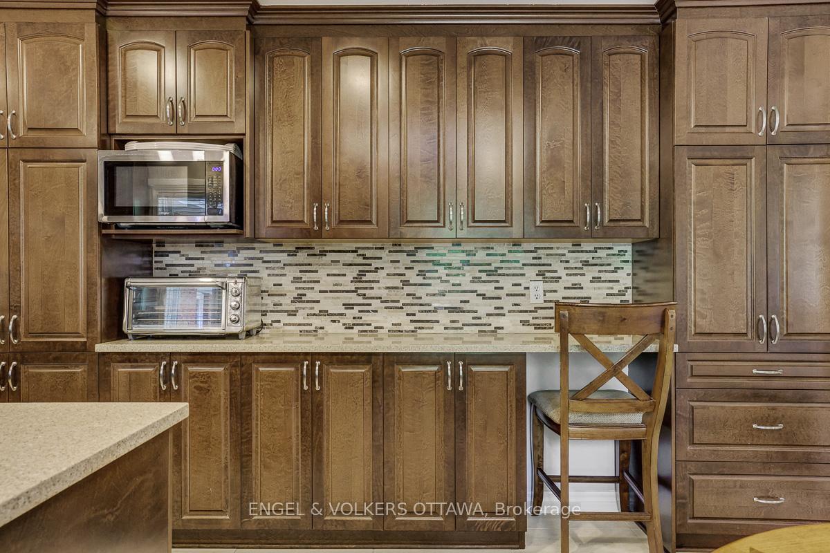 Photo 13 of 132 Grey Stone Drive, Ottawa, Huntley Ward (South West) — HOMEH