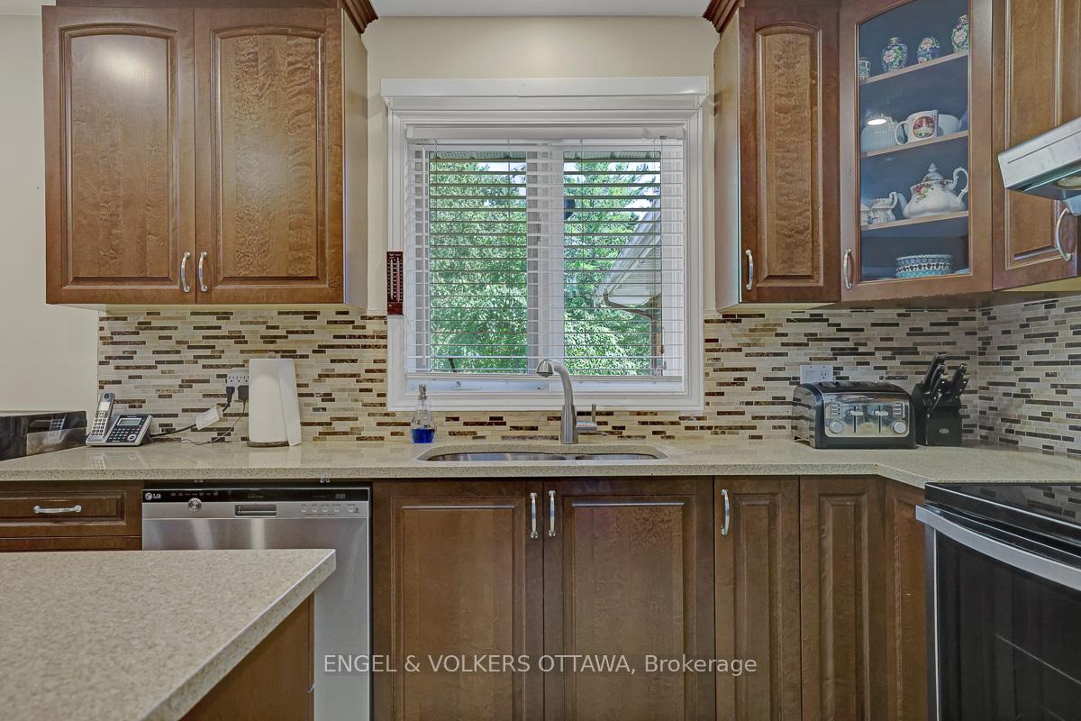 Photo 16 of 132 Grey Stone Drive, Ottawa, Huntley Ward (South West) — HOMEH