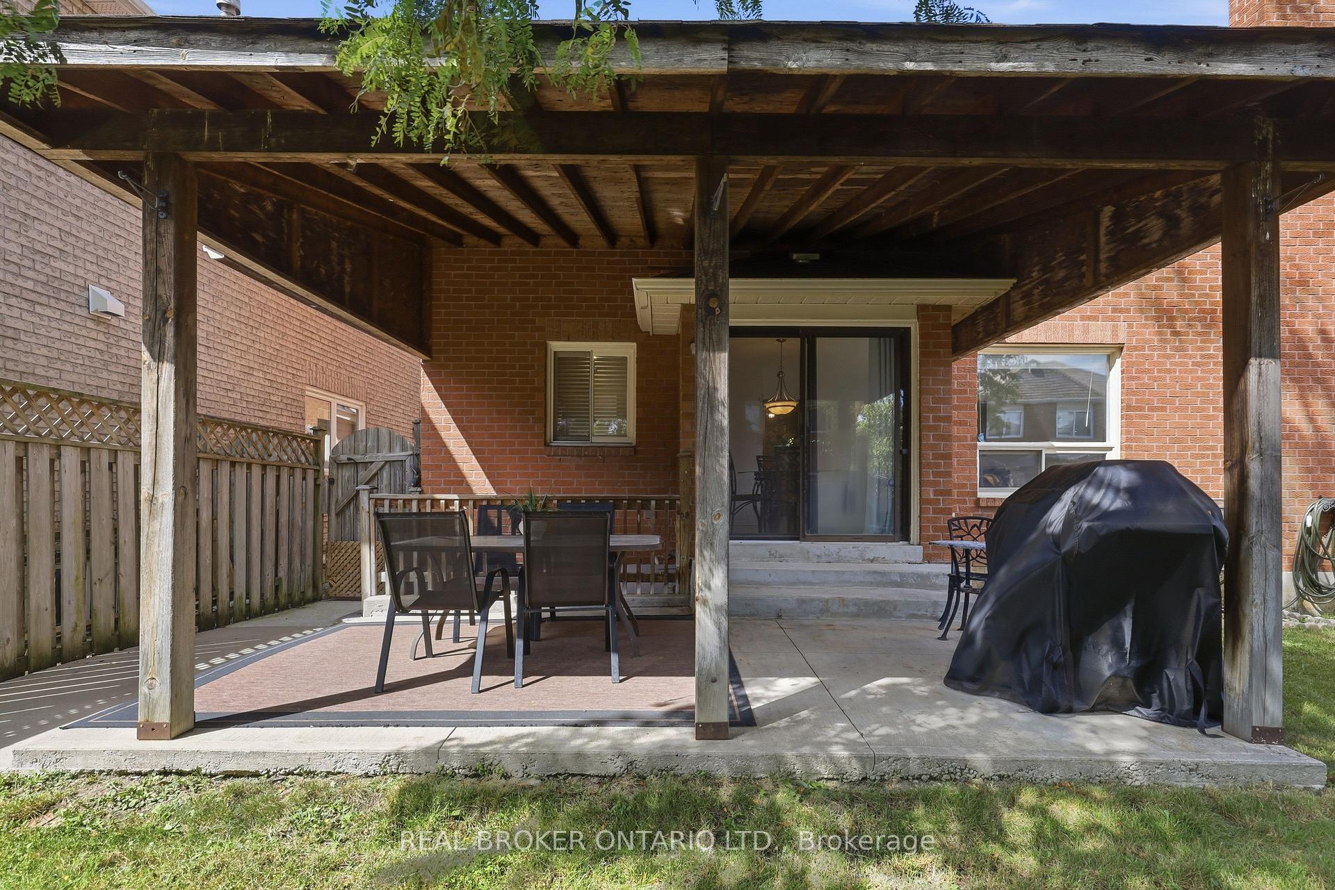 Photo 38 of 72 Appleton Trail, Brampton, Fletcher's Creek South — HOMEH