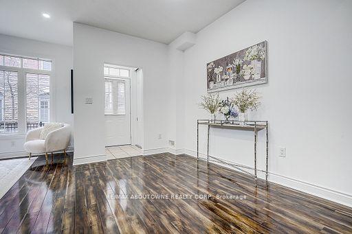 Photo 4 of Unit 50, 8 Brighton Place, Vaughan, Crestwood-Springfarm-Yorkhill — HOMEH