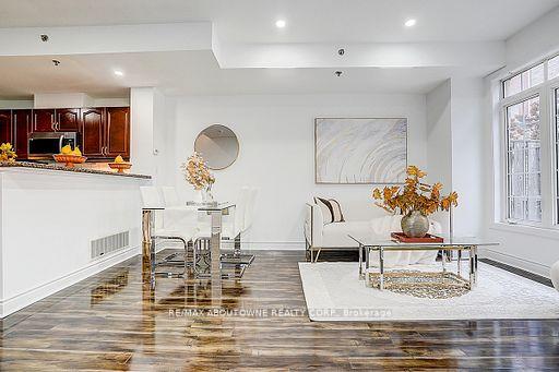 Photo 10 of Unit 50, 8 Brighton Place, Vaughan, Crestwood-Springfarm-Yorkhill — HOMEH