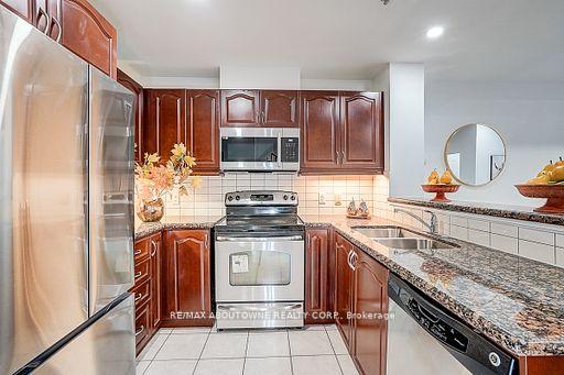 Photo 13 of Unit 50, 8 Brighton Place, Vaughan, Crestwood-Springfarm-Yorkhill — HOMEH