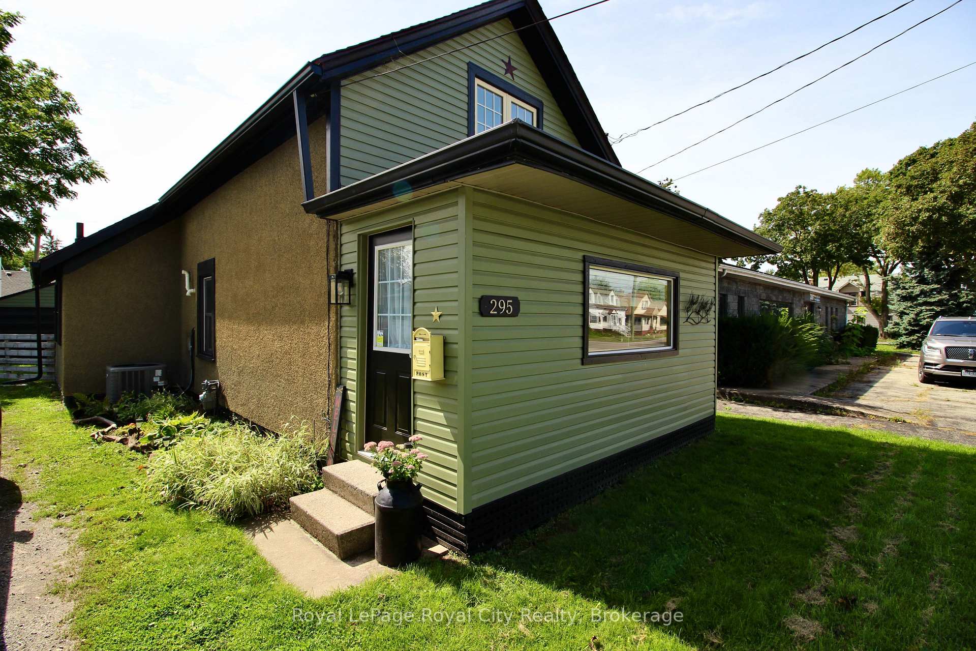 Photo 3 of 295 Killaly Street E, Port Colborne, Killaly East — HOMEH