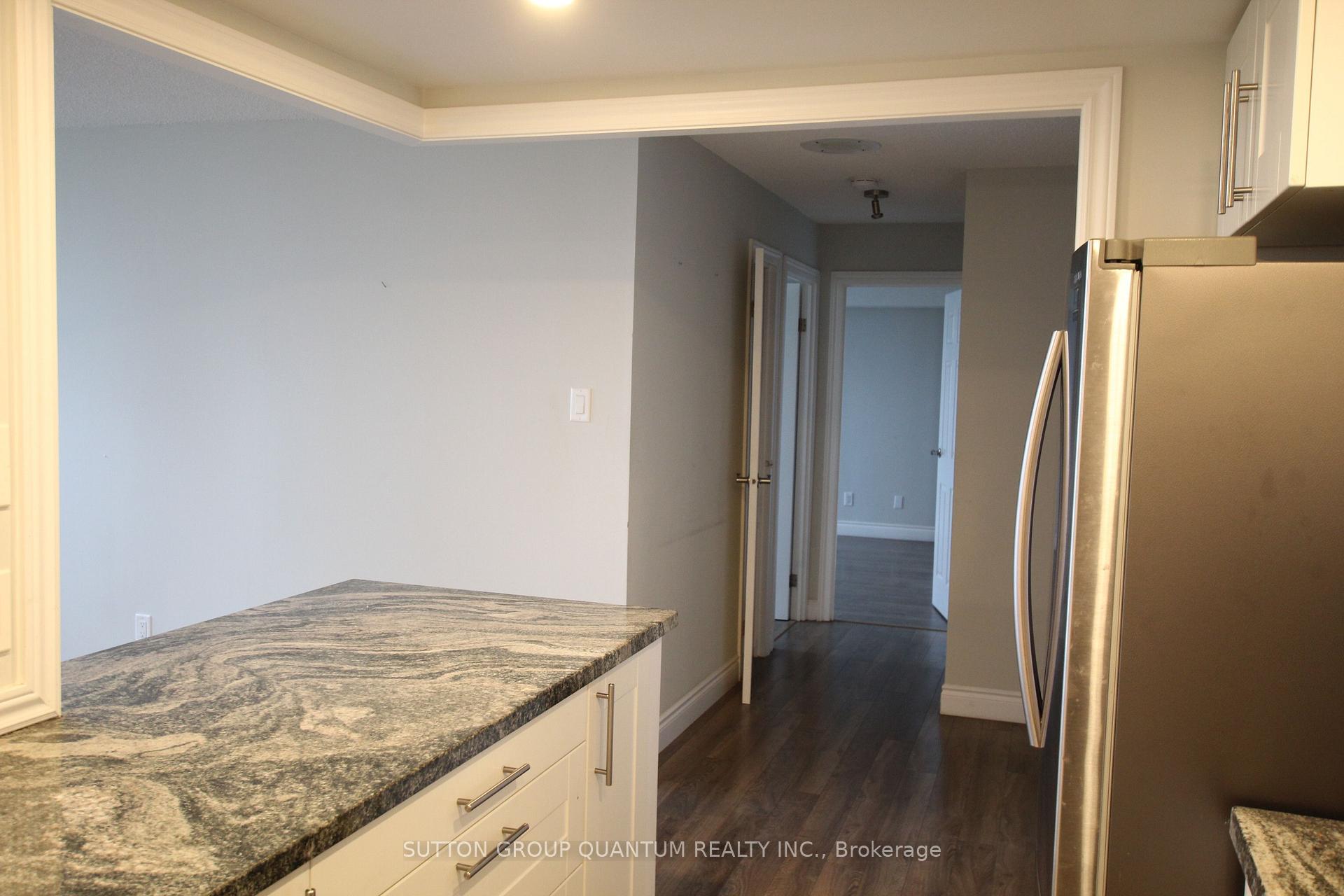 Photo 5 of Unit 808, 3700 Kaneff Crescent, Mississauga, Mississauga Valleys — HOMEH