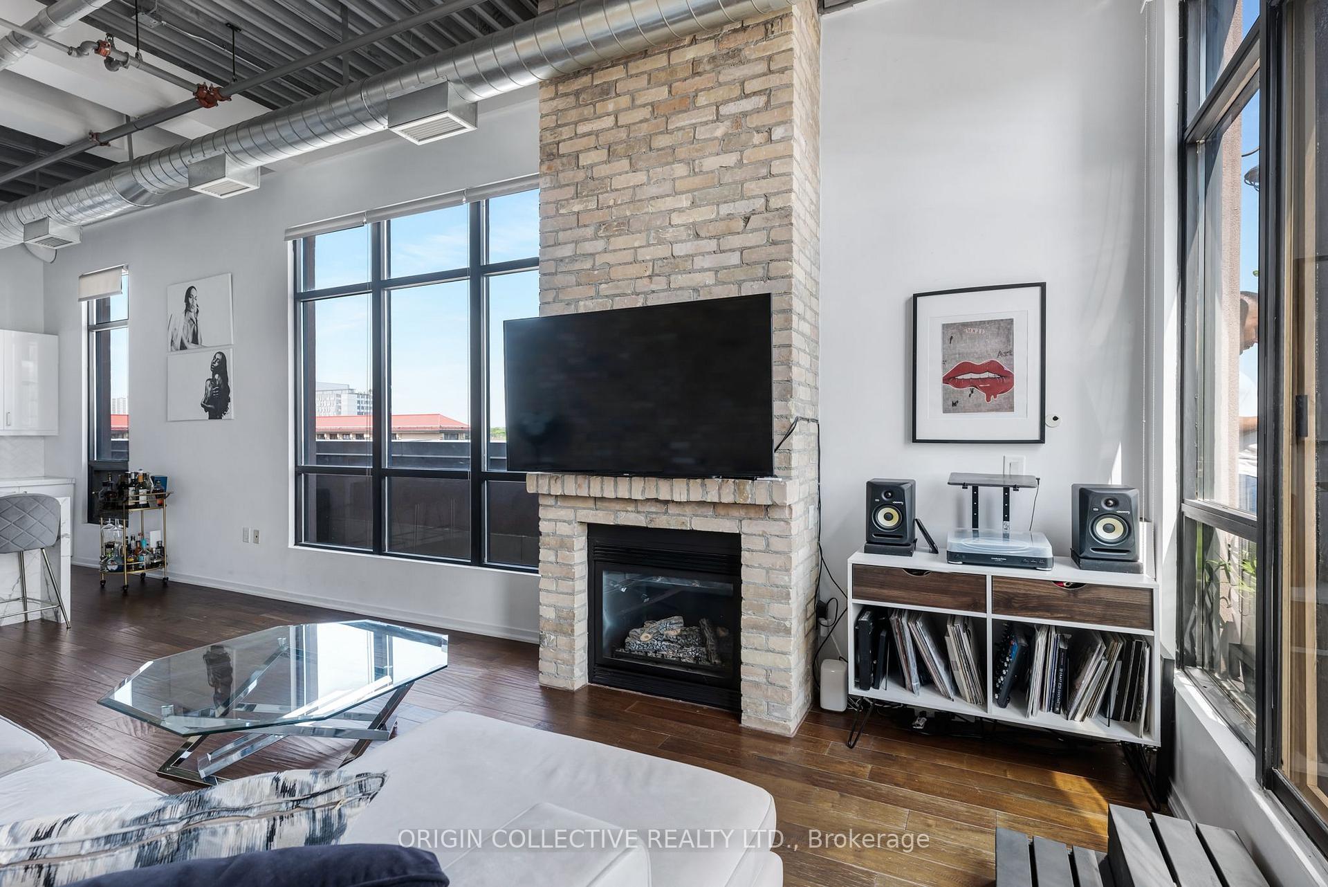 Photo 15 of Unit PH2, 736 Dundas Street E, Toronto, Regent Park — HOMEH