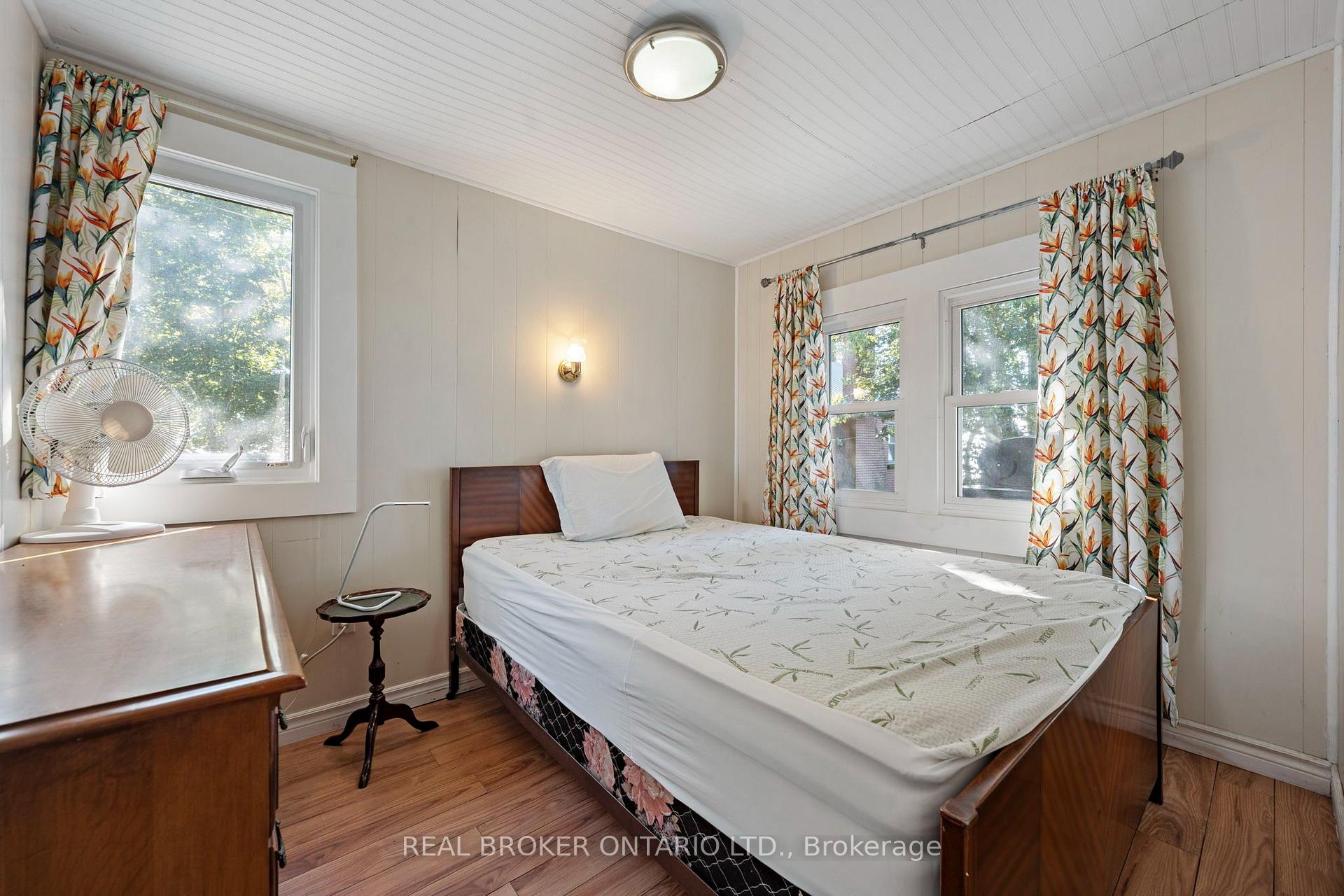 Photo 15 of 37 Woodstock Avenue, Norfolk, Long Point — HOMEH