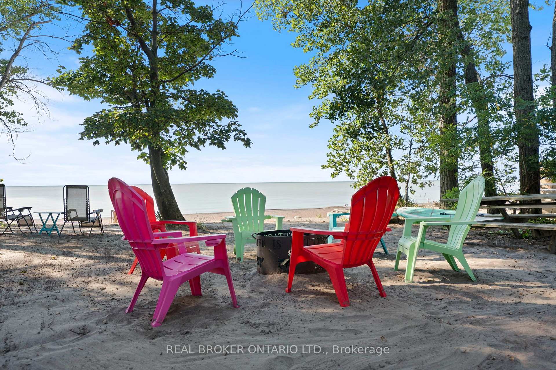 Photo 21 of 37 Woodstock Avenue, Norfolk, Long Point — HOMEH