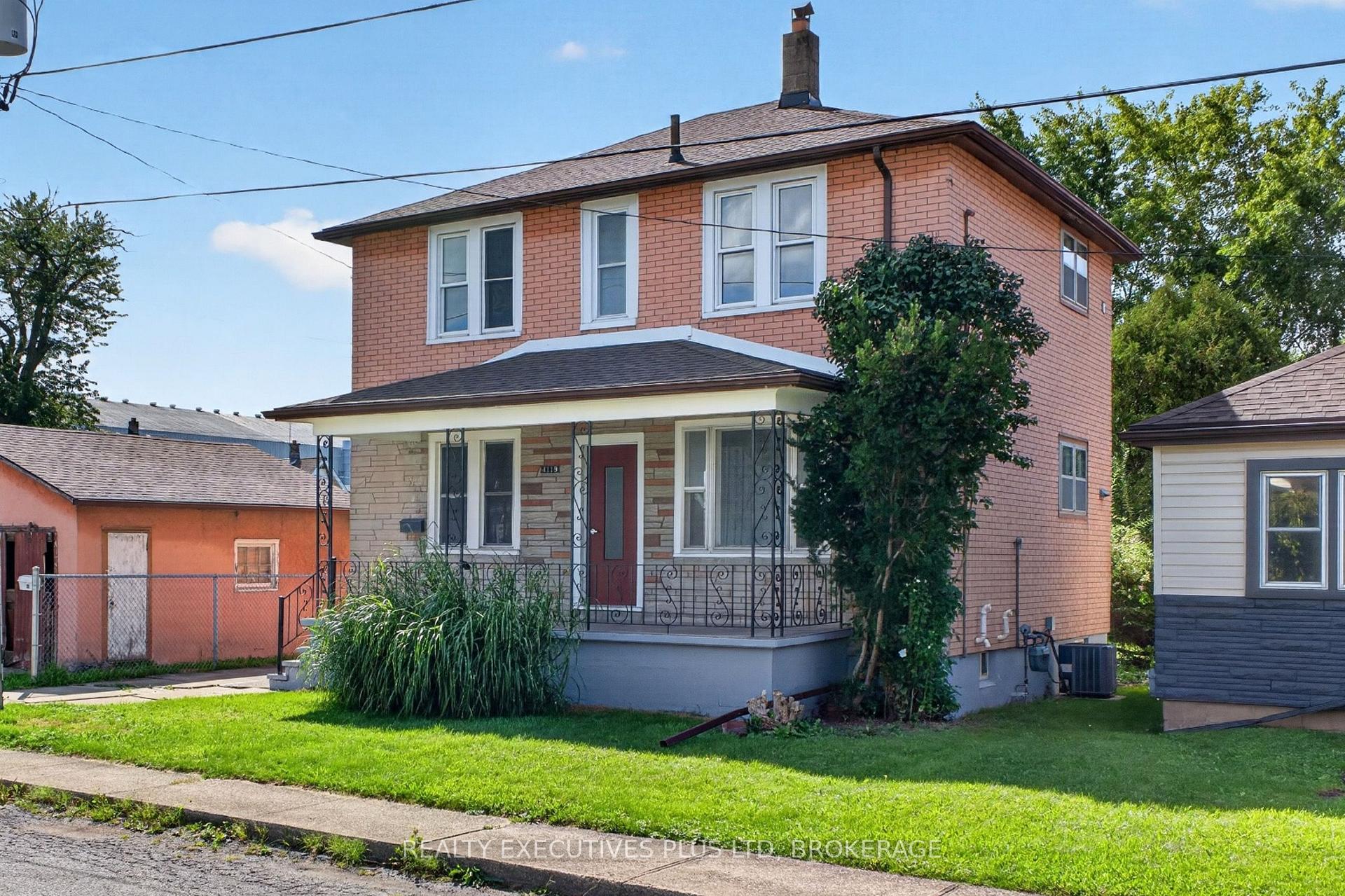 Photo 2 of 4119 Dyson Avenue, Niagara Falls, Downtown — HOMEH