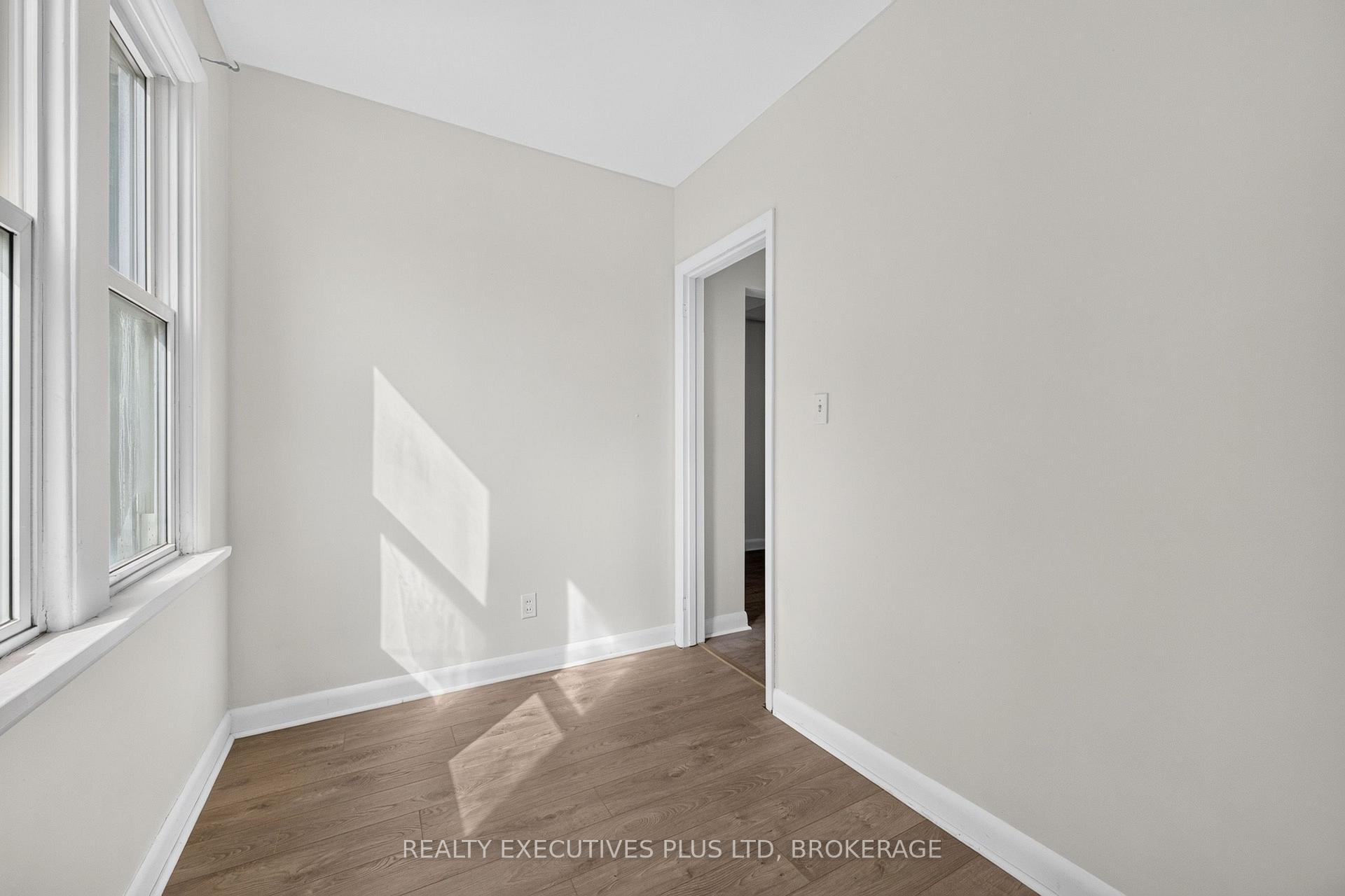 Photo 12 of 4119 Dyson Avenue, Niagara Falls, Downtown — HOMEH