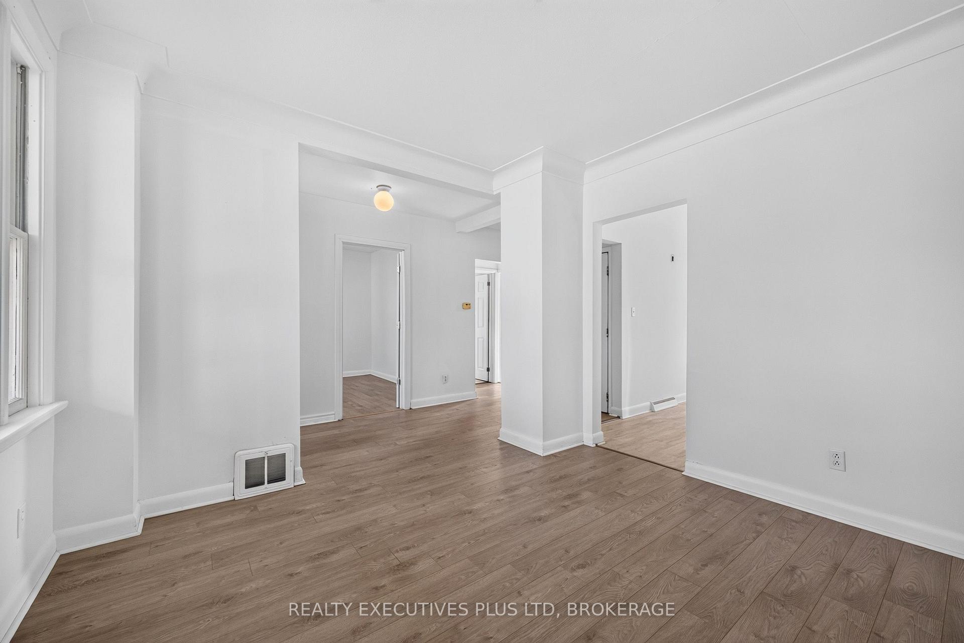 Photo 14 of 4119 Dyson Avenue, Niagara Falls, Downtown — HOMEH