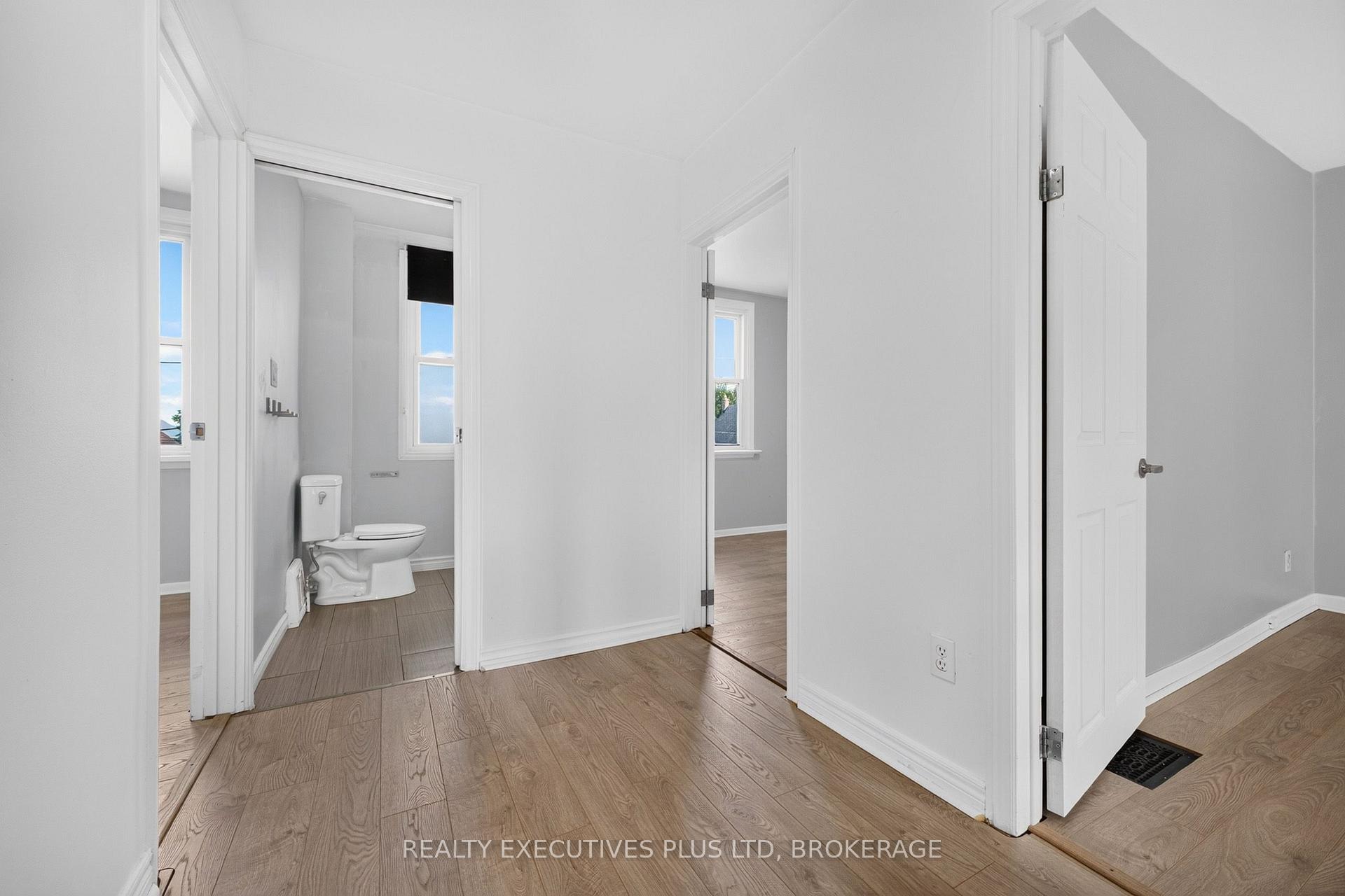 Photo 19 of 4119 Dyson Avenue, Niagara Falls, Downtown — HOMEH