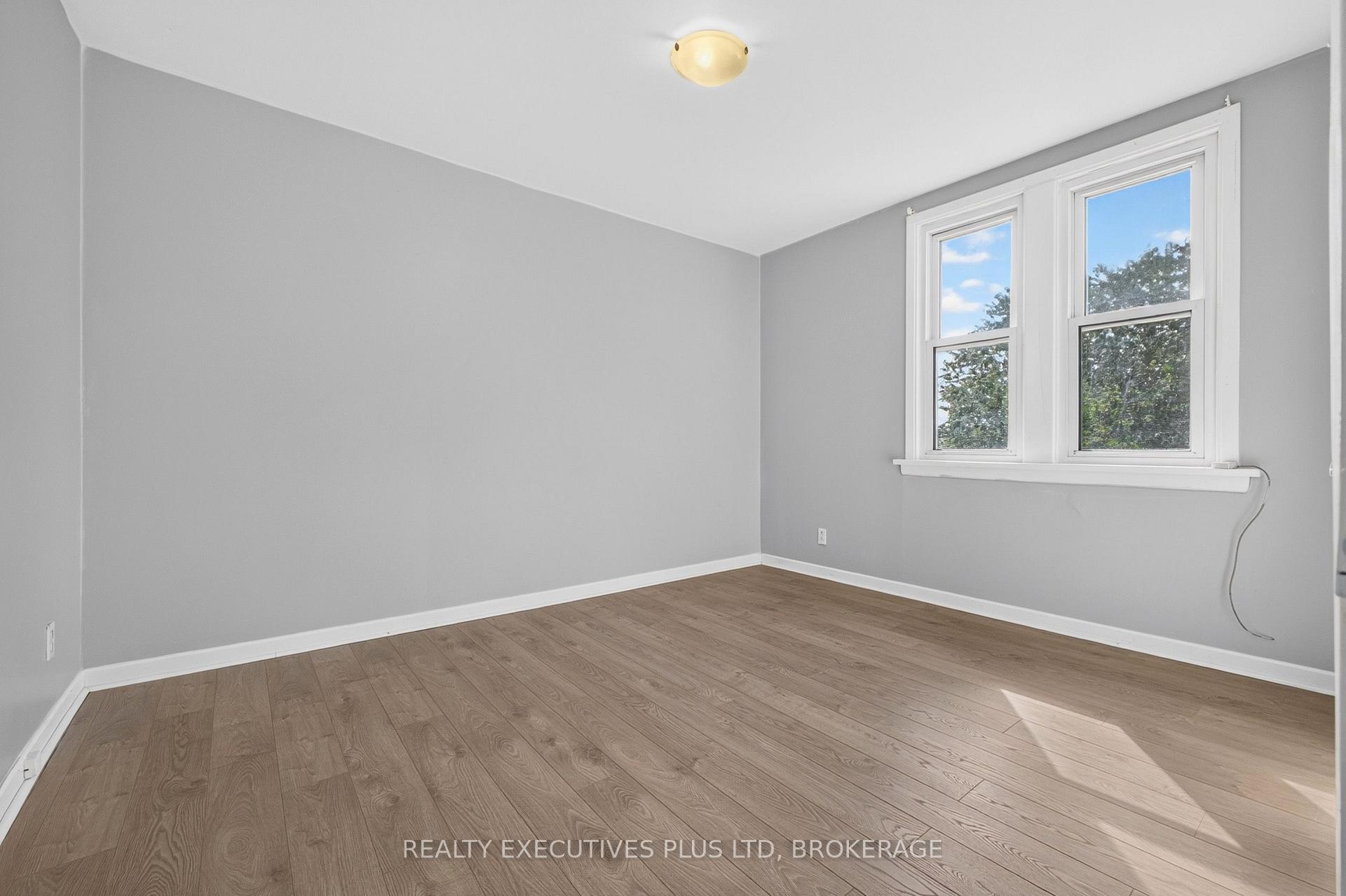 Photo 20 of 4119 Dyson Avenue, Niagara Falls, Downtown — HOMEH
