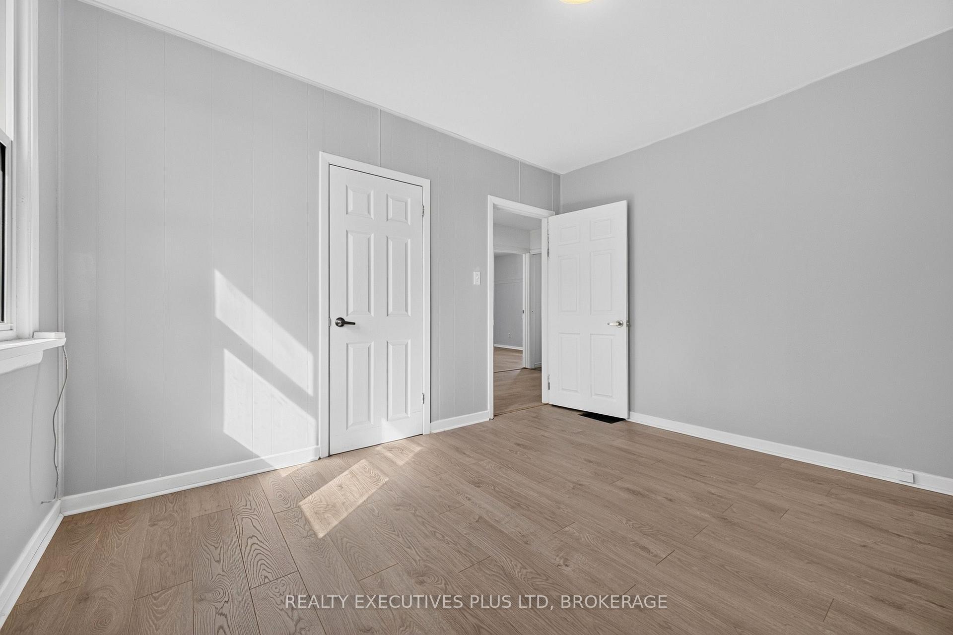 Photo 21 of 4119 Dyson Avenue, Niagara Falls, Downtown — HOMEH