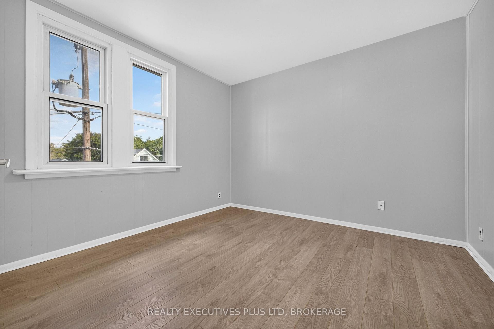 Photo 22 of 4119 Dyson Avenue, Niagara Falls, Downtown — HOMEH