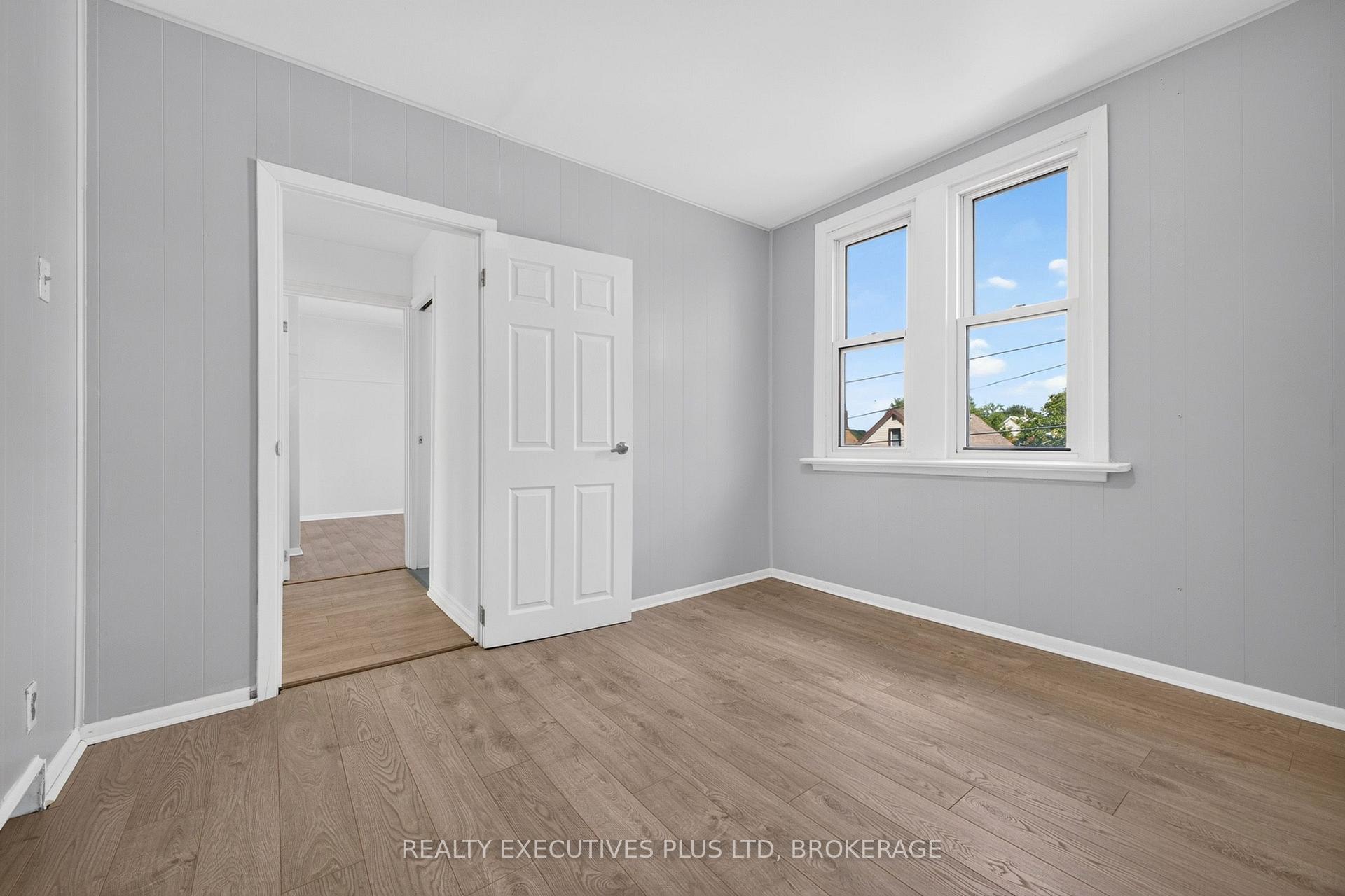 Photo 23 of 4119 Dyson Avenue, Niagara Falls, Downtown — HOMEH