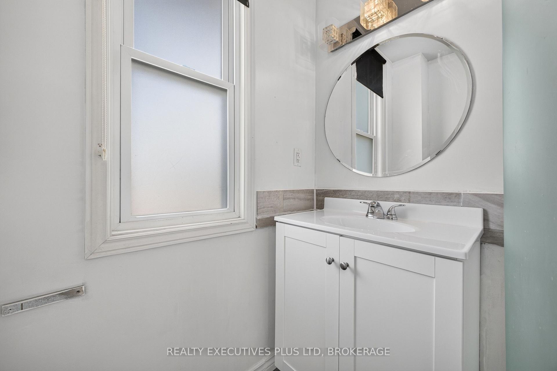 Photo 25 of 4119 Dyson Avenue, Niagara Falls, Downtown — HOMEH