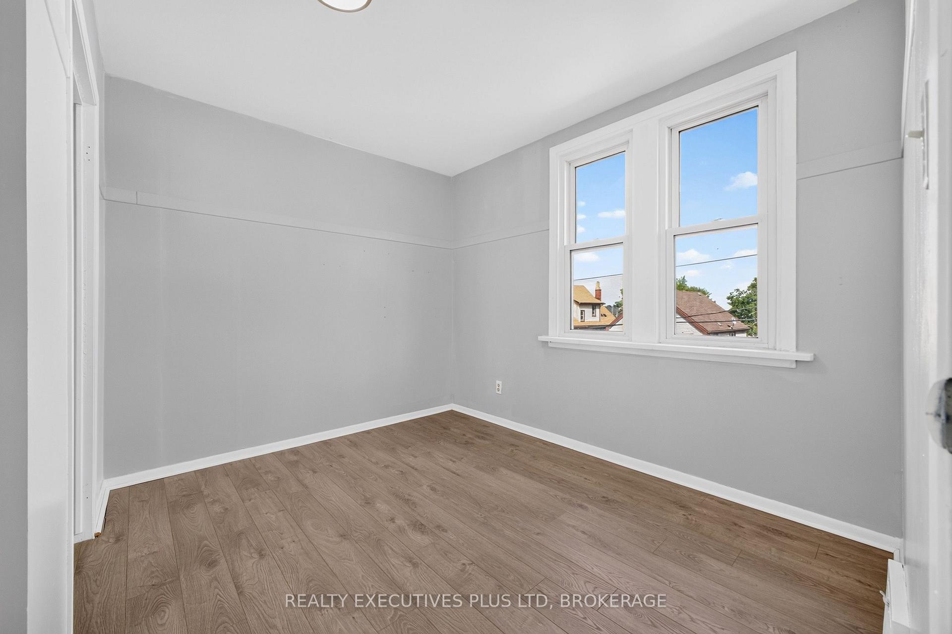 Photo 26 of 4119 Dyson Avenue, Niagara Falls, Downtown — HOMEH