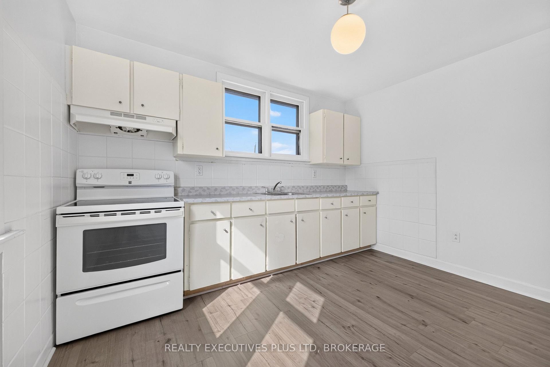Photo 29 of 4119 Dyson Avenue, Niagara Falls, Downtown — HOMEH