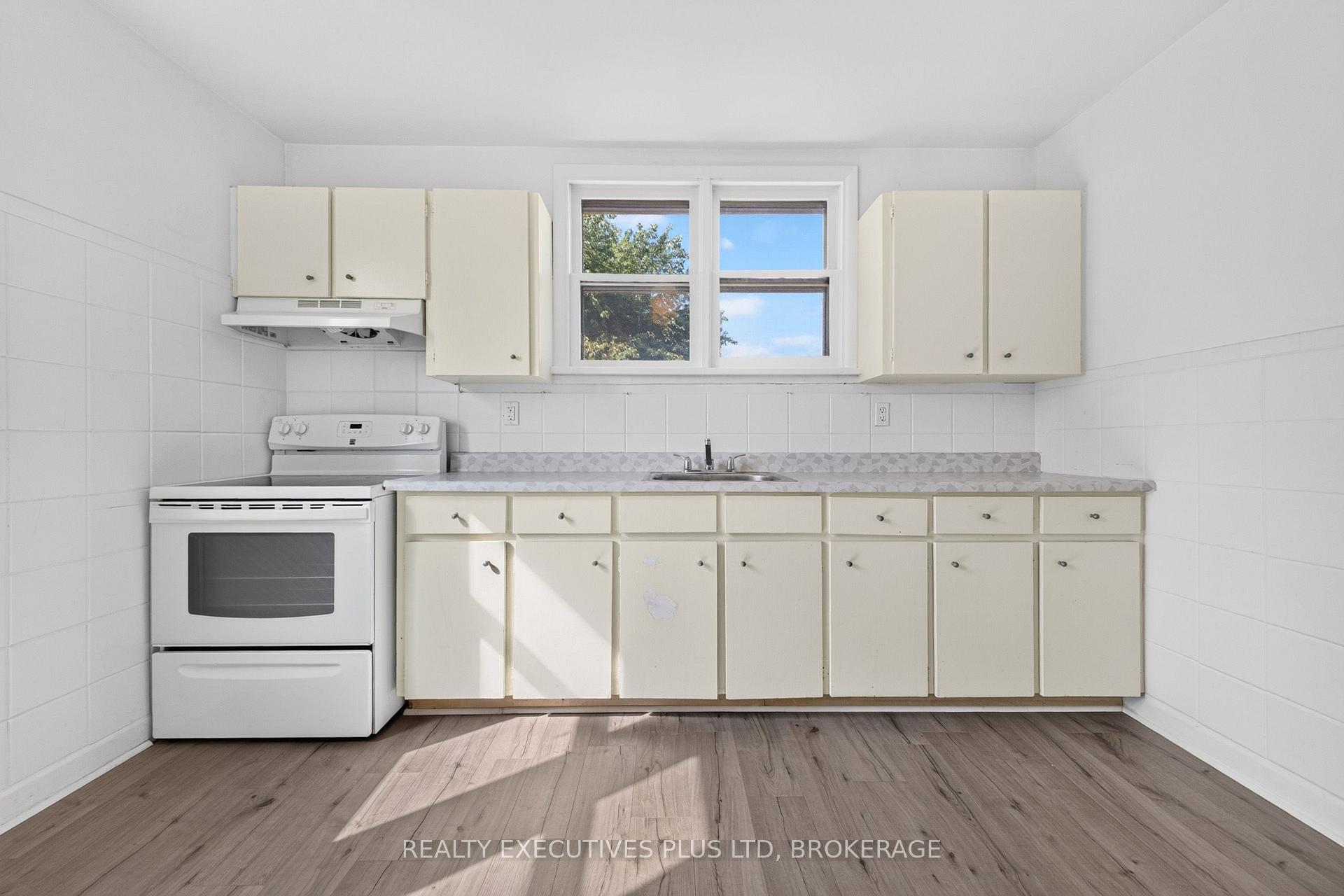 Photo 30 of 4119 Dyson Avenue, Niagara Falls, Downtown — HOMEH