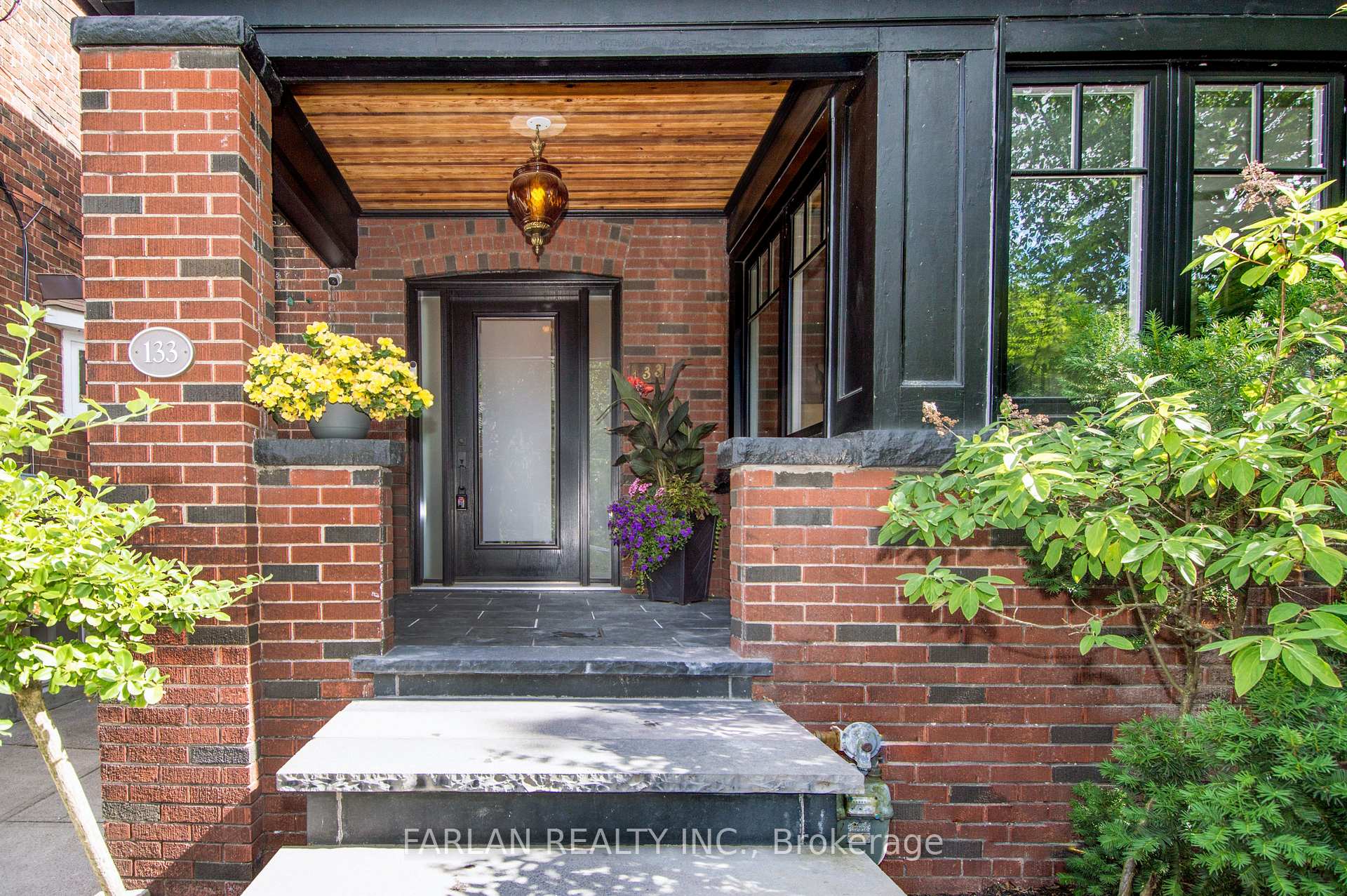 Photo 3 of 133 Deforest Road, Toronto, High Park-Swansea — HOMEH