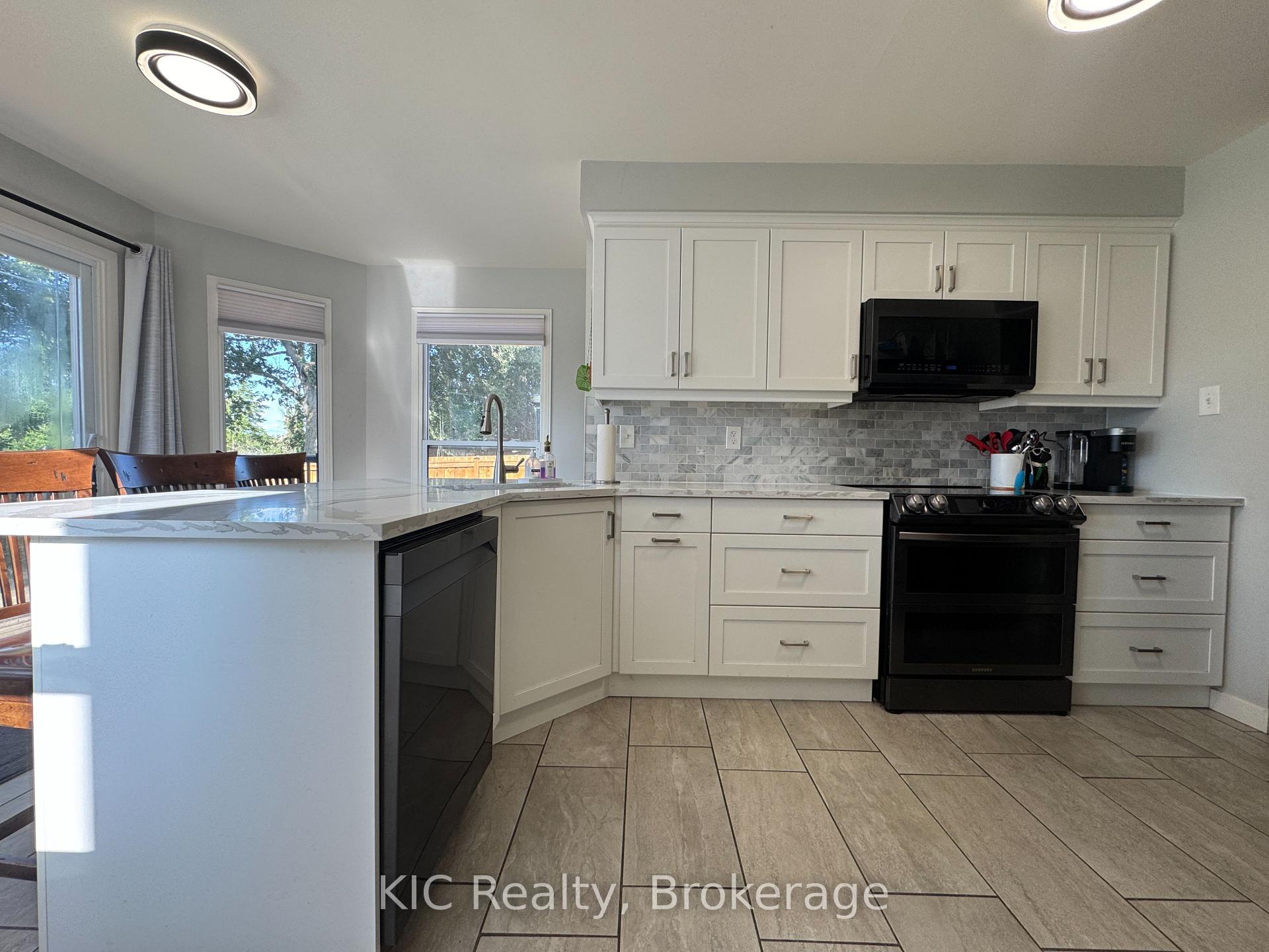 Photo 5 of 23 Maple Avenue, Asphodel-Norwood, Norwood — HOMEH