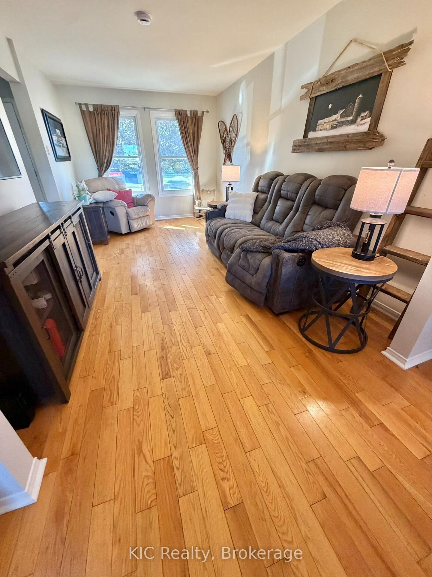 Photo 10 of 23 Maple Avenue, Asphodel-Norwood, Norwood — HOMEH