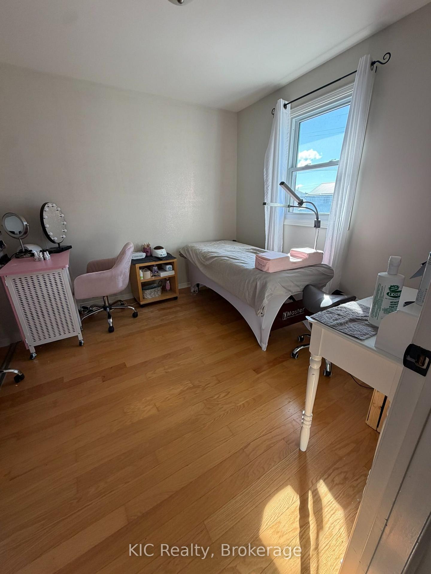 Photo 16 of 23 Maple Avenue, Asphodel-Norwood, Norwood — HOMEH