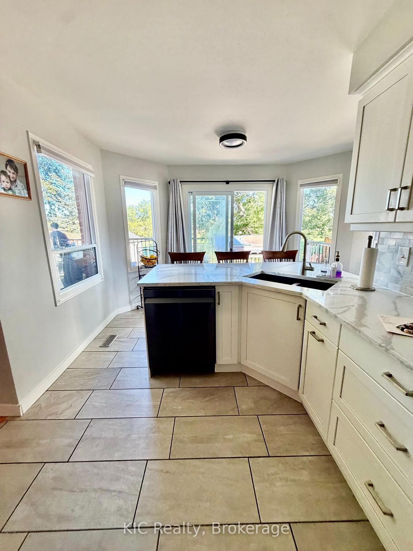 Photo 18 of 23 Maple Avenue, Asphodel-Norwood, Norwood — HOMEH