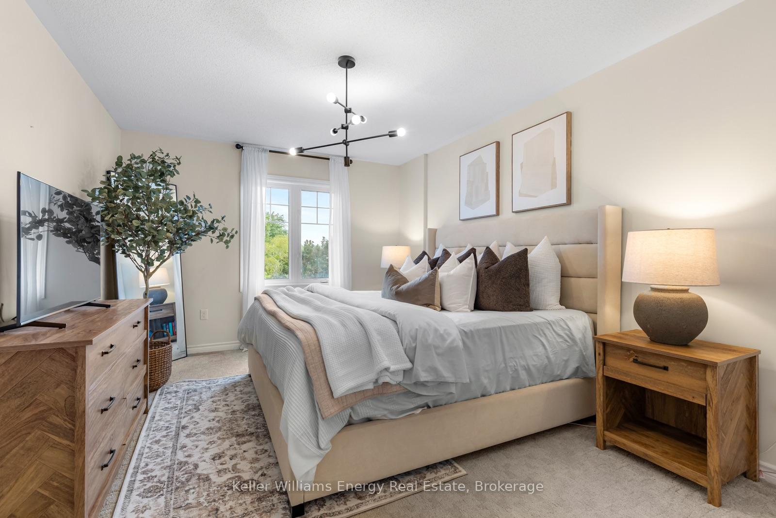 Photo 18 of 16 Streathern Way, Clarington, Bowmanville — HOMEH