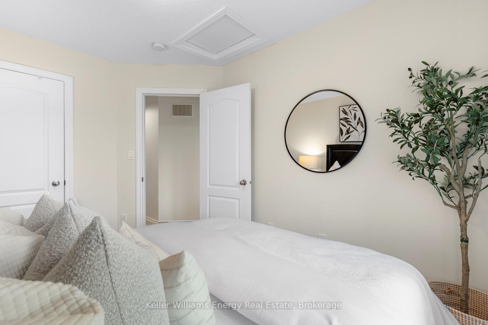 Photo 22 of 16 Streathern Way, Clarington, Bowmanville — HOMEH