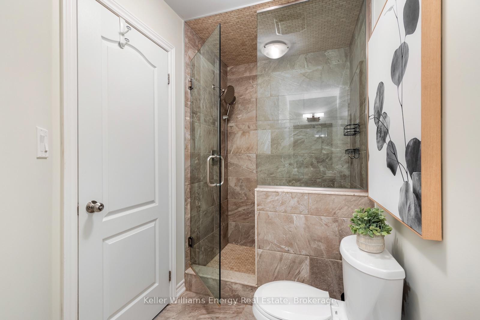 Photo 24 of 16 Streathern Way, Clarington, Bowmanville — HOMEH
