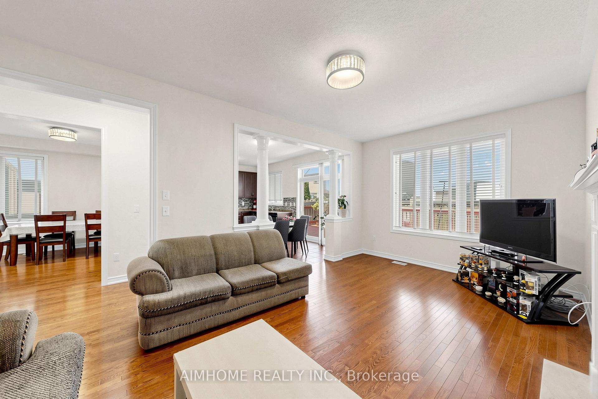 Photo 5 of 6 Valerian Street, Brampton, Bram East — HOMEH