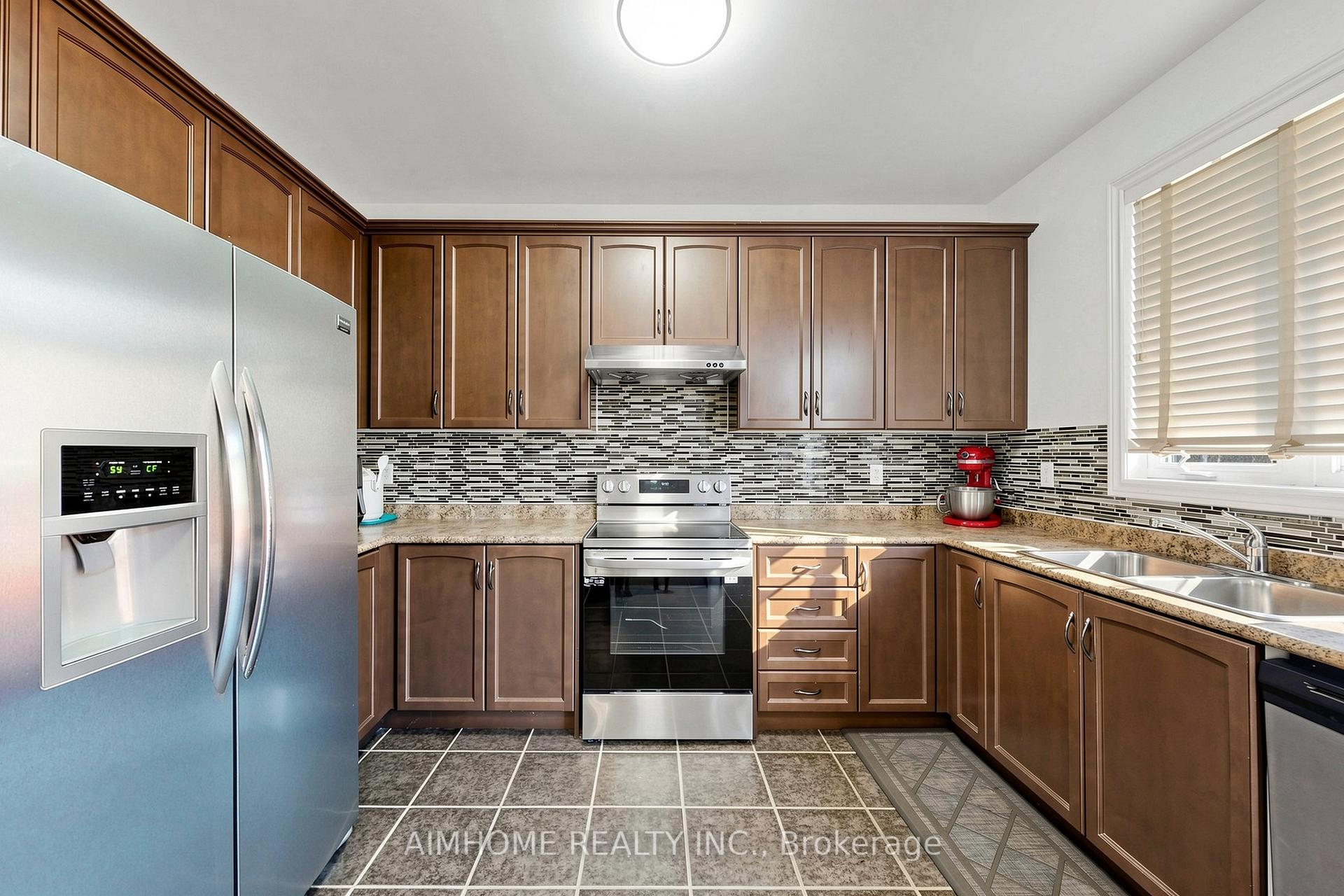 Photo 10 of 6 Valerian Street, Brampton, Bram East — HOMEH