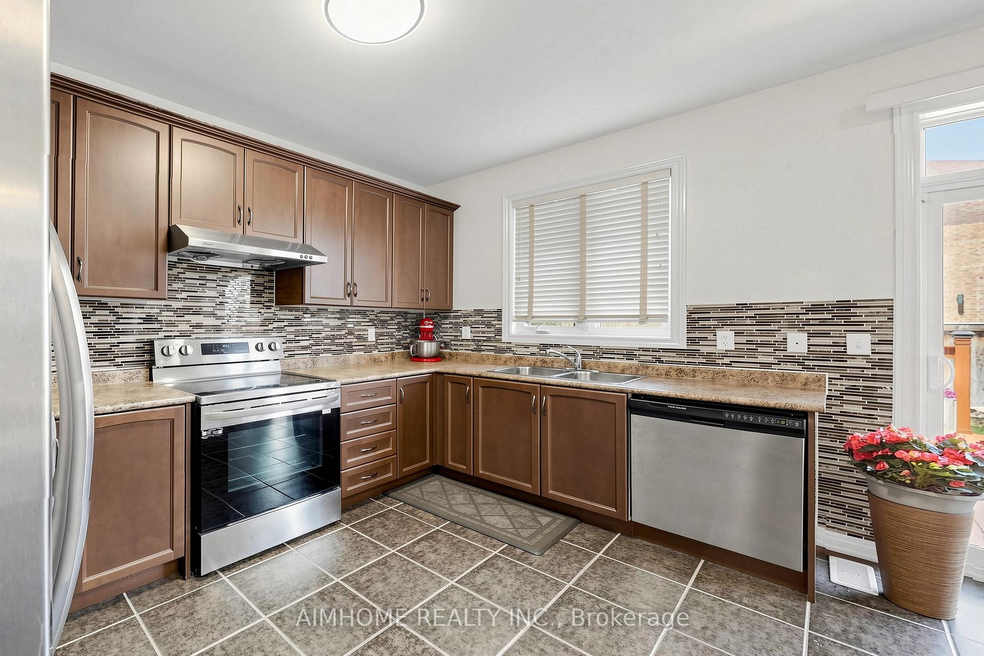 Photo 14 of 6 Valerian Street, Brampton, Bram East — HOMEH