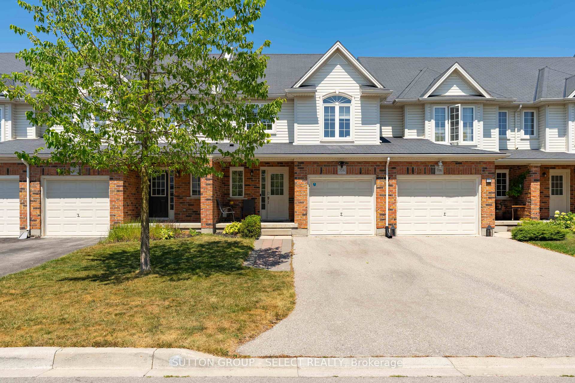 Photo 1 of 934 Silverfox Crescent, London, North S — HOMEH
