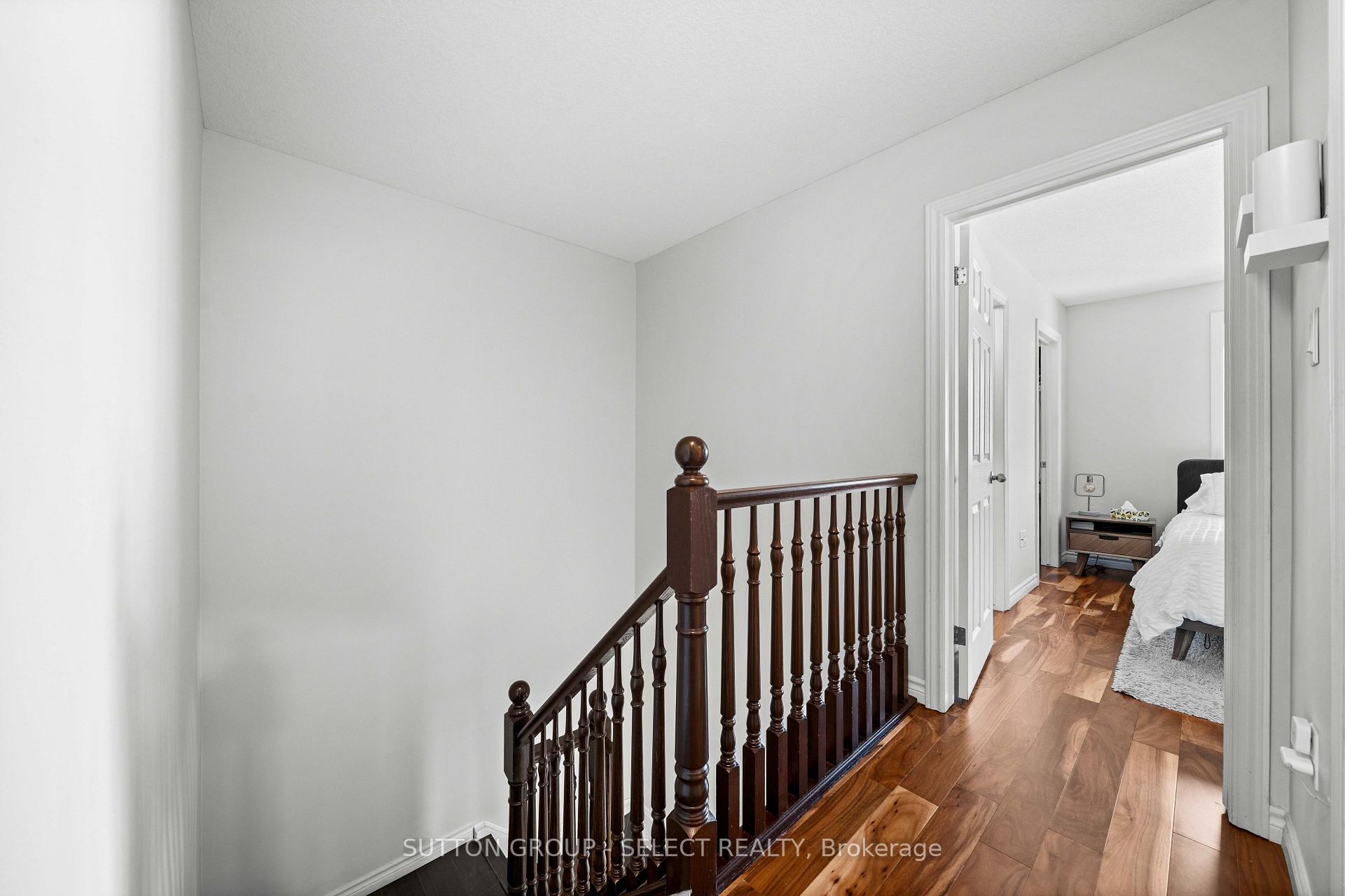 Photo 16 of 934 Silverfox Crescent, London, North S — HOMEH
