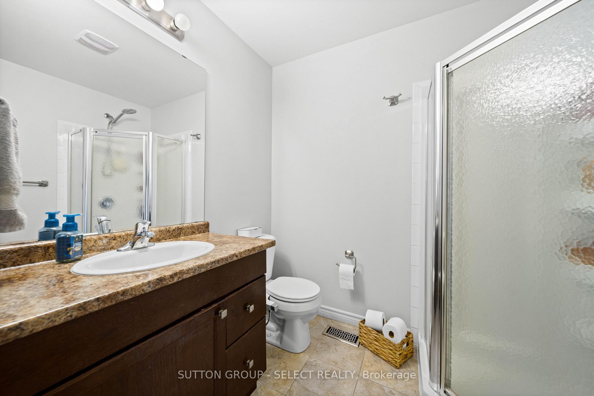 Photo 24 of 934 Silverfox Crescent, London, North S — HOMEH