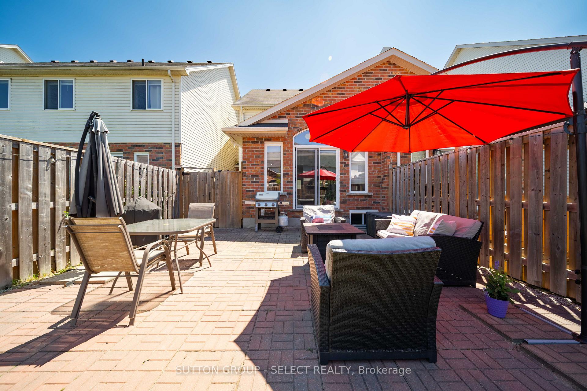 Photo 32 of 934 Silverfox Crescent, London, North S — HOMEH
