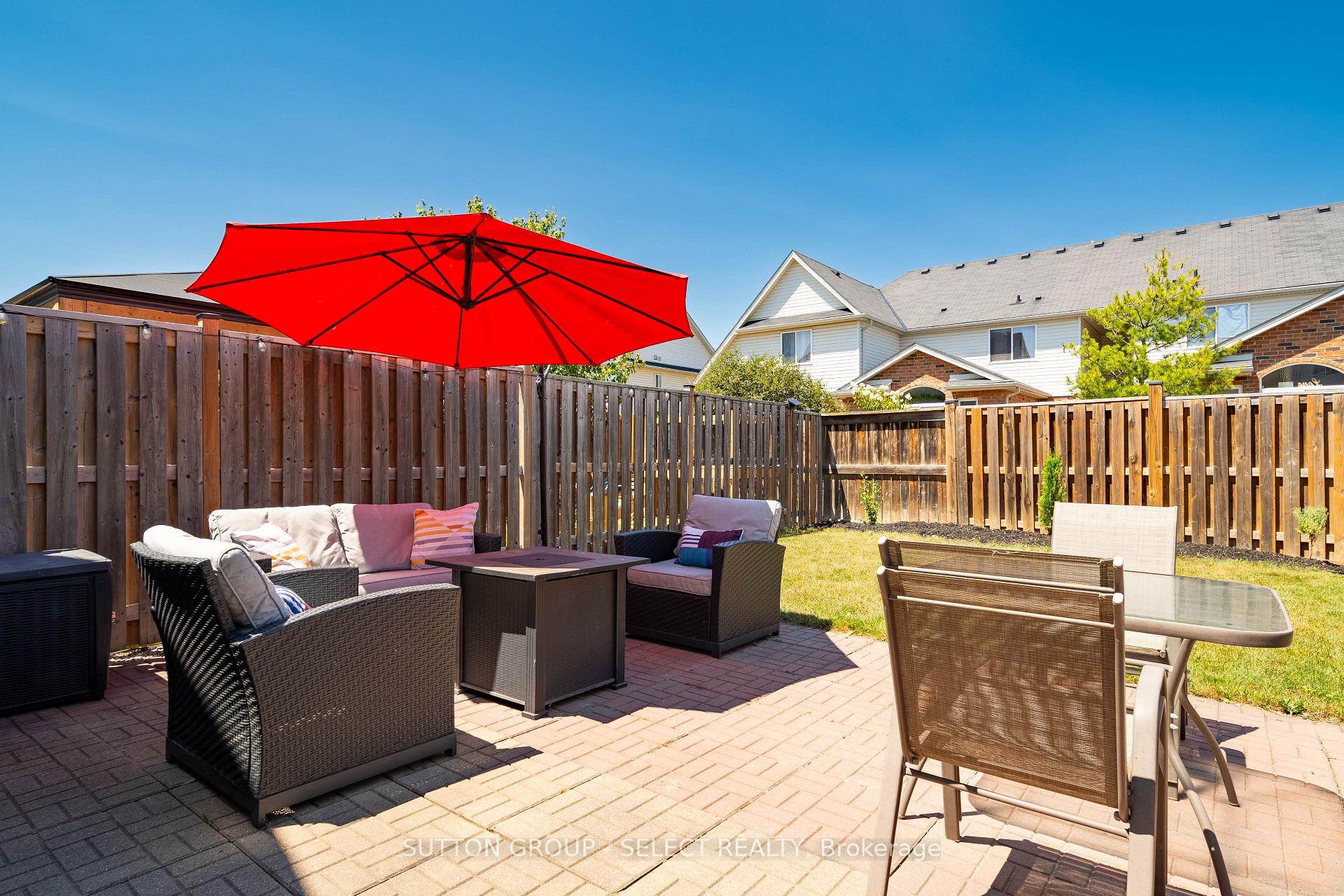 Photo 34 of 934 Silverfox Crescent, London, North S — HOMEH