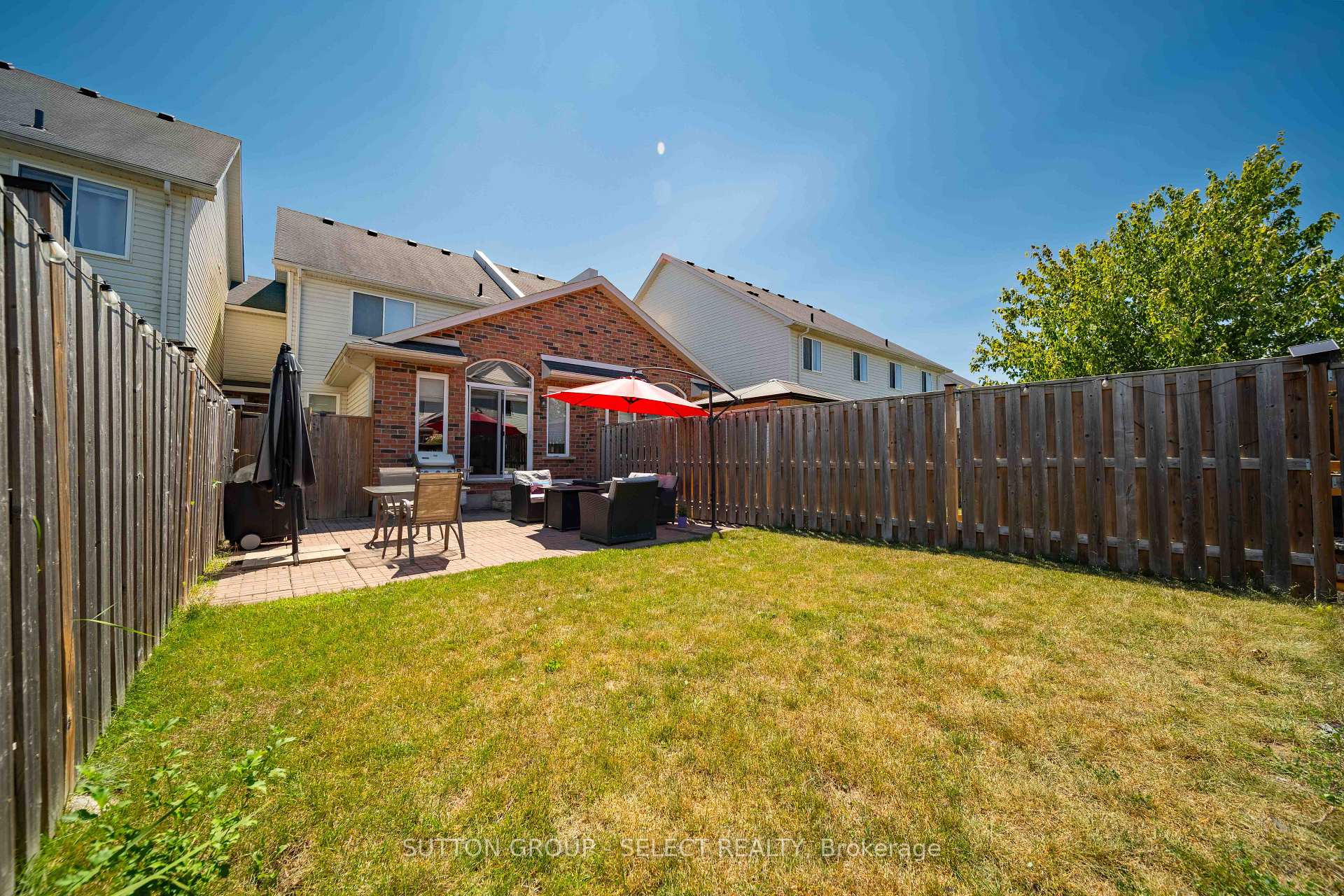 Photo 35 of 934 Silverfox Crescent, London, North S — HOMEH
