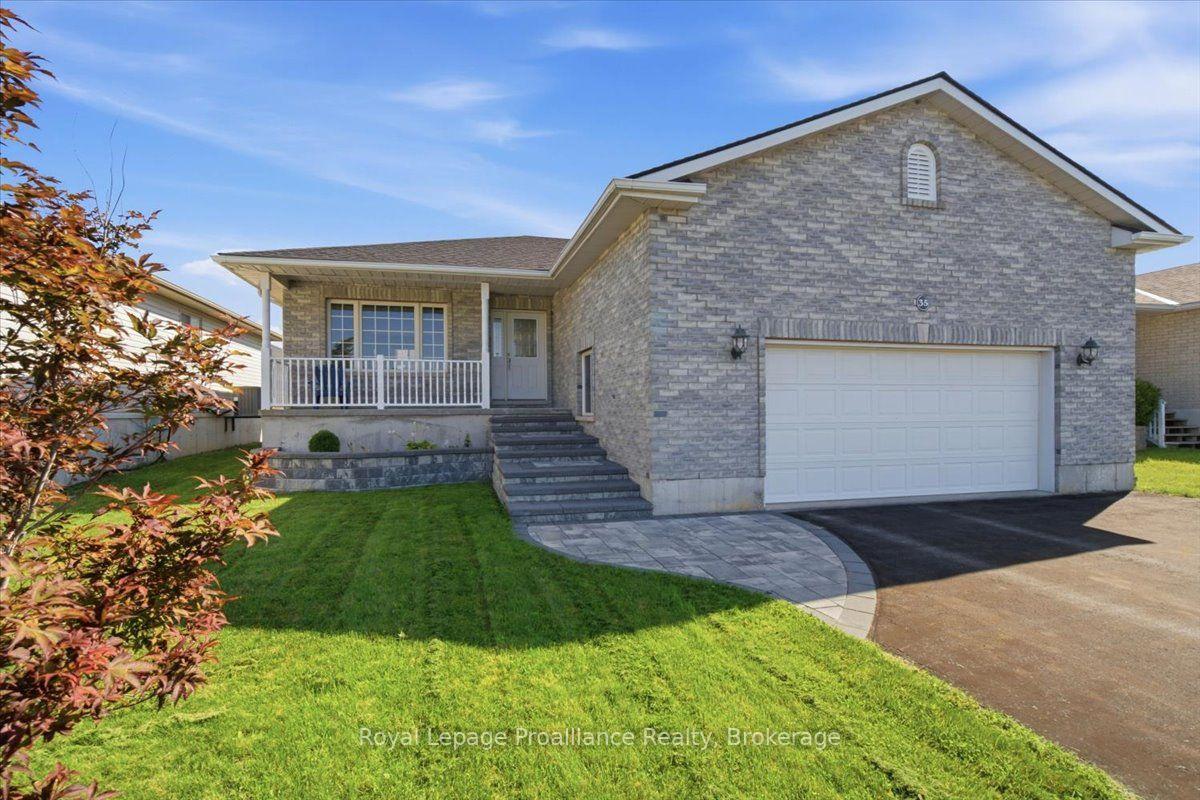 Photo 2 of 35 Forest Valley Drive, Quinte West, Frankford Ward — HOMEH