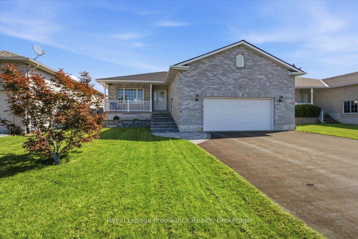 Photo 3 of 35 Forest Valley Drive, Quinte West, Frankford Ward — HOMEH